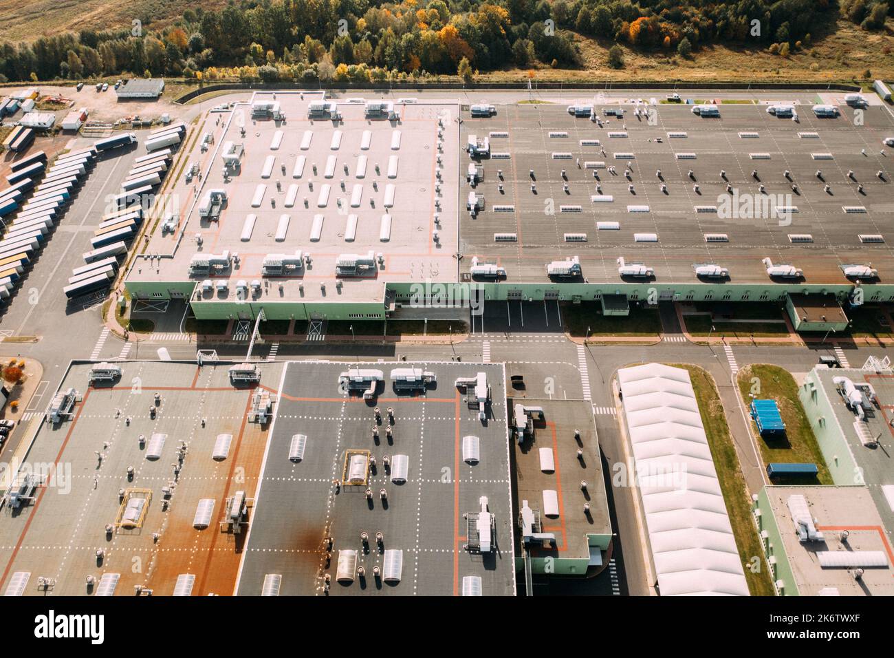 Luftaufnahme der Distribution Center, drone Fotografie der industriellen Logistik Zone. Stockfoto