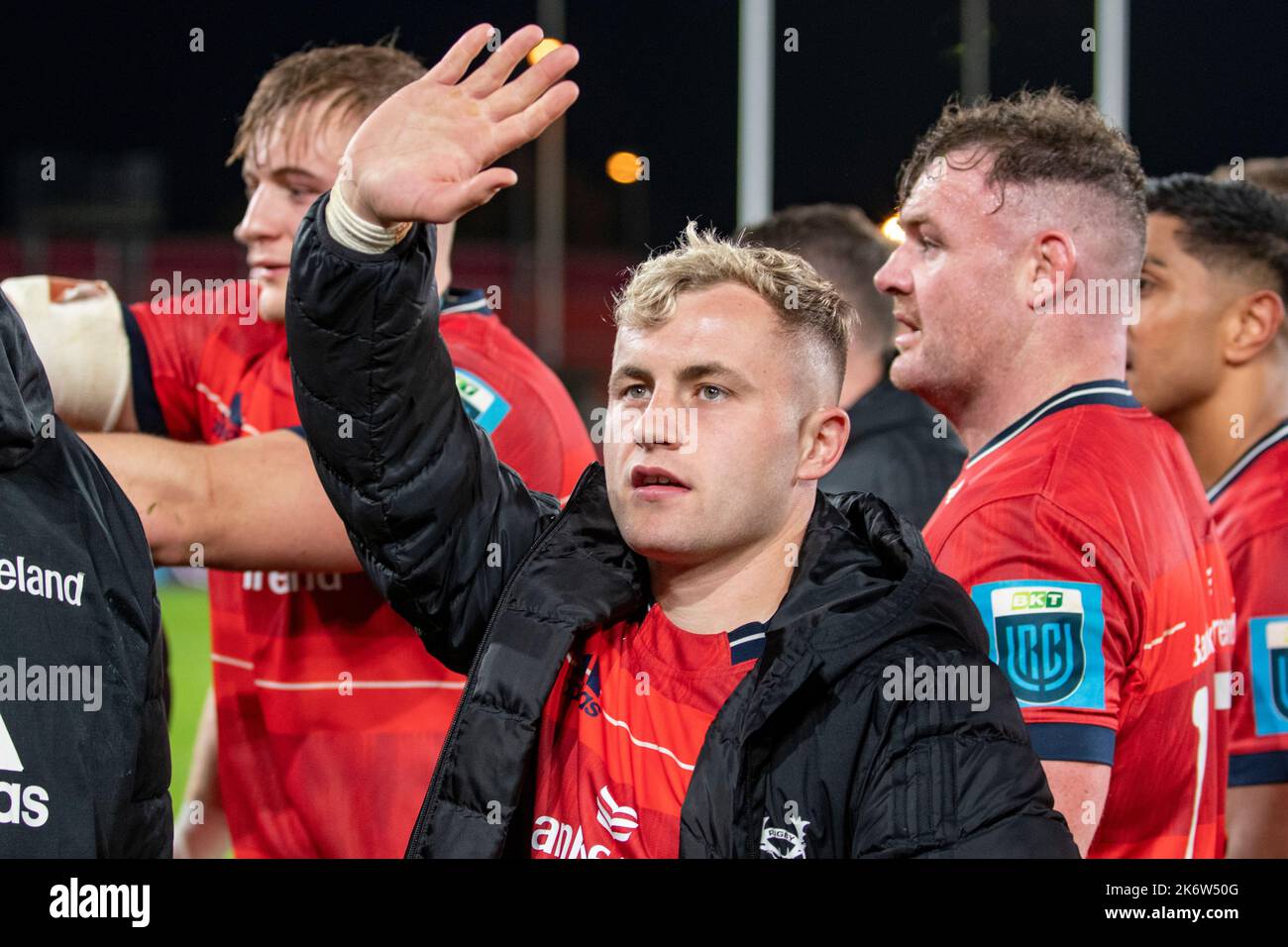 Limerick, Irland. 16. Oktober 2022. Craig Casey von Munster nach dem Spiel der United Rugby Championship Round 5 zwischen Munster Rugby und Vodacom Bulls im Thomond Park in Limerick, Irland am 15. Oktober 2022 (Foto von Andrew SURMA/ Quelle: SIPA USA/Alamy Live News Stockfoto