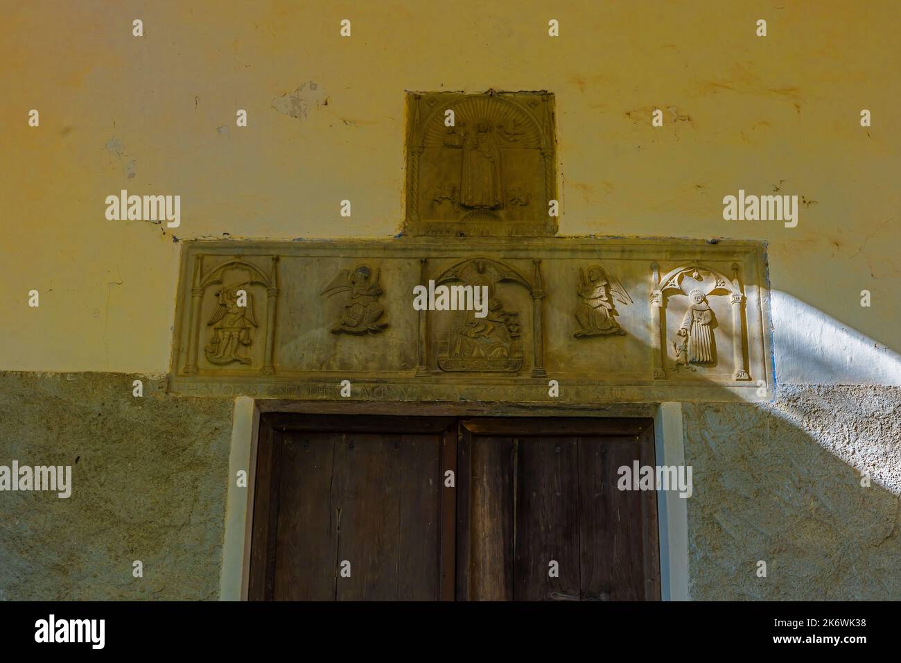 Oratorium Madonna della Neve außerhalb des Dorfes Villatalla. Villatalla liegt auf dem Gipfel des Val Prino in den ligurischen Alpen, Italien. Stockfoto