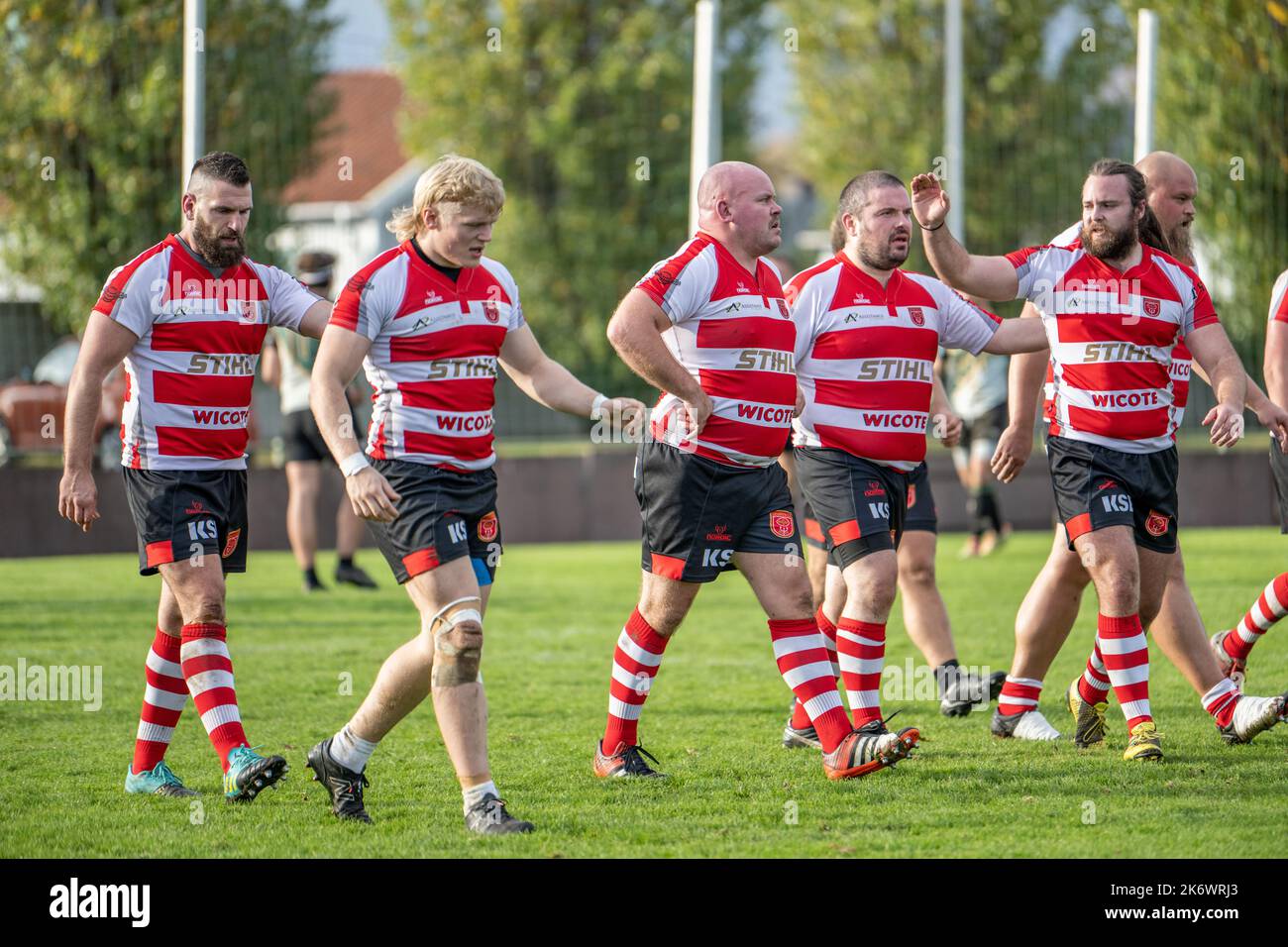 Schwedisches Meisterschaftsfinale im Rugby Allsvenskan-Spiel zwischen Spartacus Rugby Club (rot-weiß) und Erikslund Rugby Stockfoto