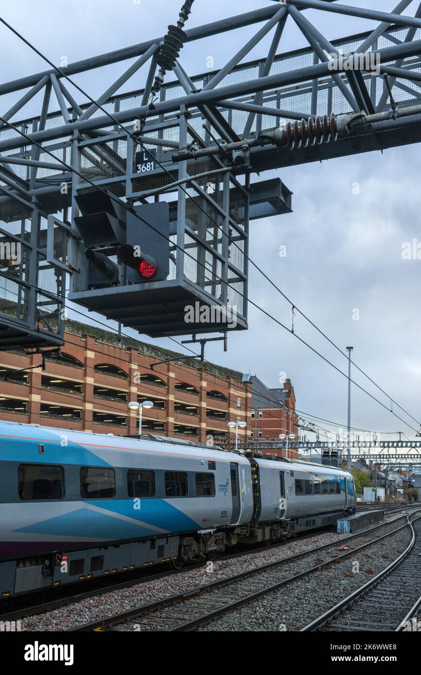 Klasse 802. Leeds Bahnhof. Samstag, 15.. Oktober 2022. Stockfoto
