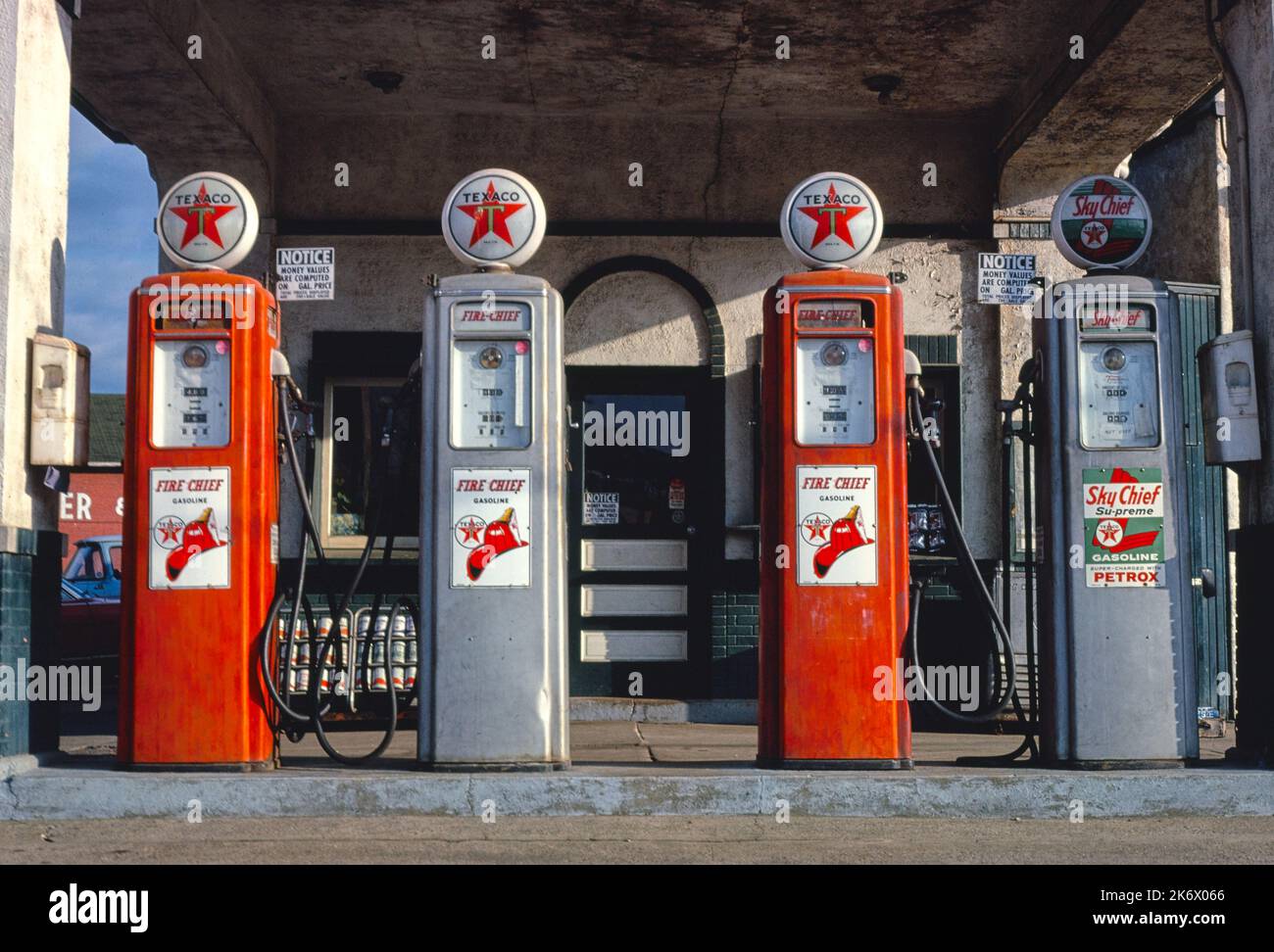 John Margolies - Roadside America - Texaco Pumps, Marietta, Ohio, USA Stockfoto