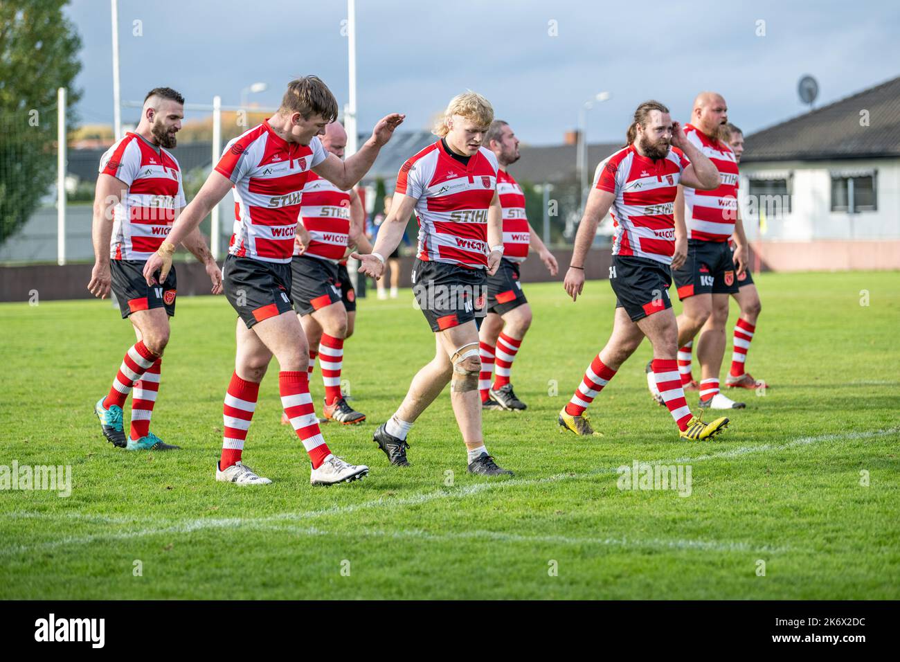 Schwedisches Meisterschaftsfinale im Rugby Allsvenskan-Spiel zwischen Spartacus Rugby Club (rot-weiß) und Erikslund Rugby Stockfoto