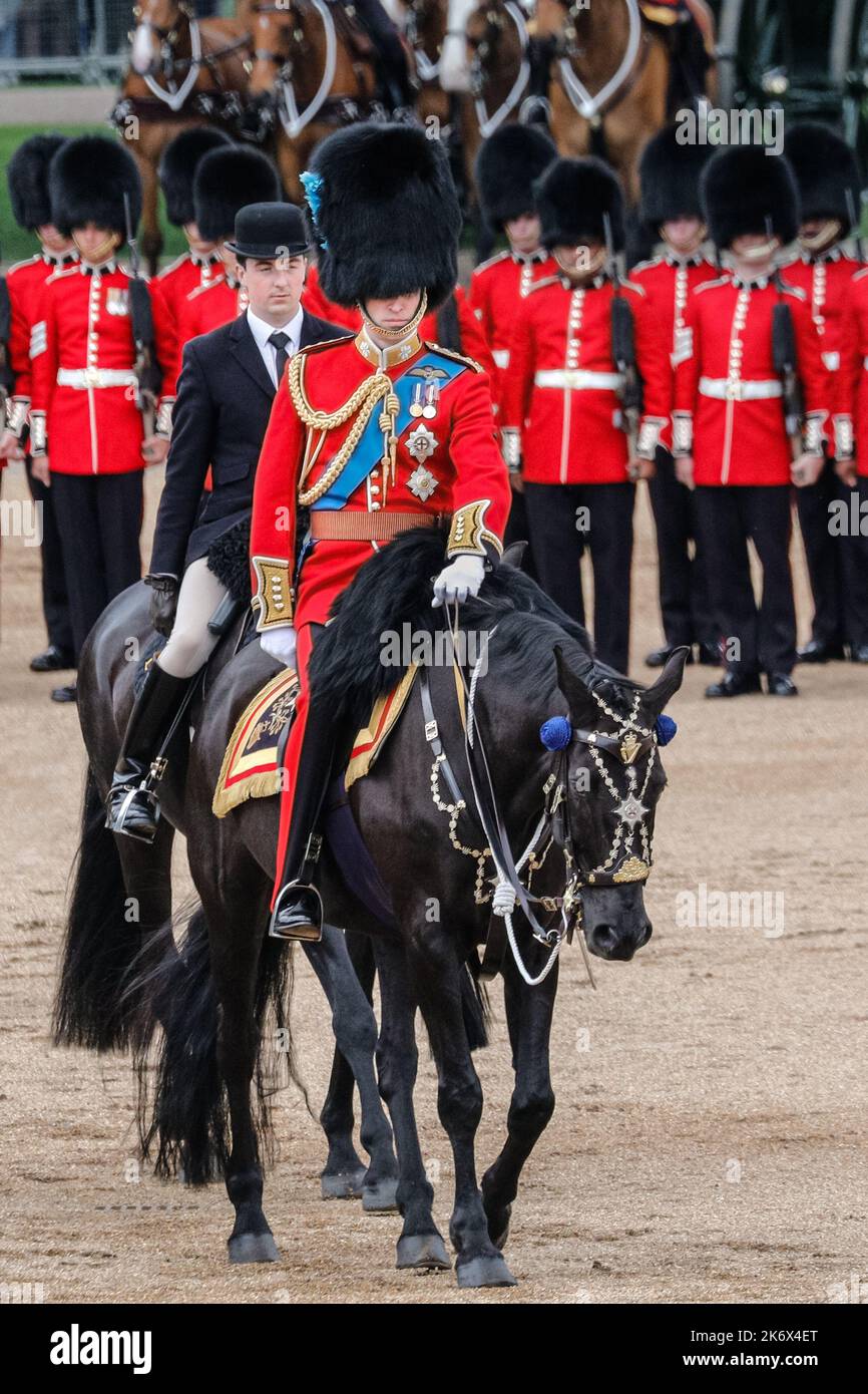 Prinz William, der Herzog von Cambridge zu Pferd, Colonel's Review of Trooping the Color, London, England, Großbritannien Stockfoto