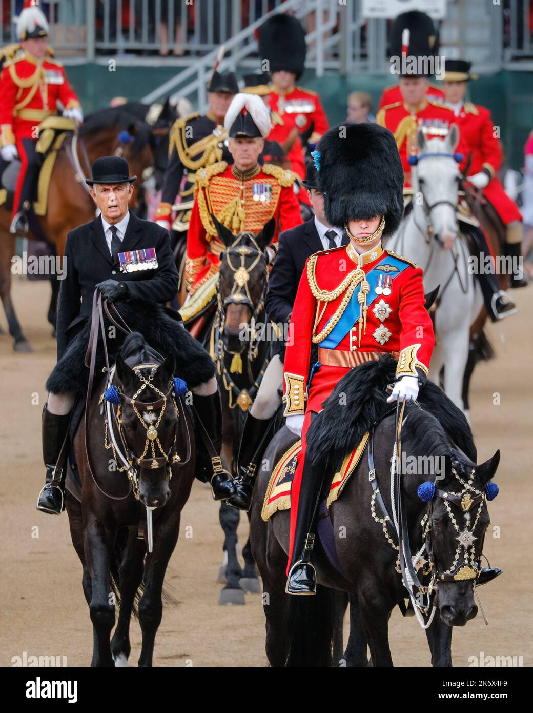 Prinz William, jetzt Prinz von Wales, in zeremonieller Uniform der Irischen Garde zu Pferd, The Colonel's Review, Trooping the Color, London Stockfoto