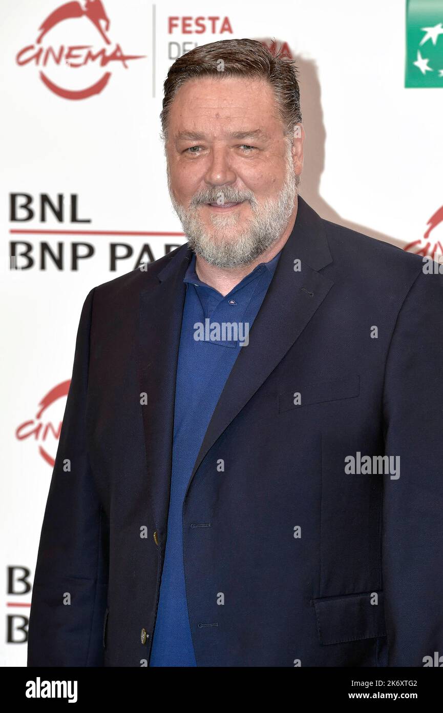 Rom, Italien. 16. Oktober 2022. ROM, ITALIEN - 16. OKTOBER: Regisseur Russell Crowe nimmt am 16. Oktober 2022 im Auditorium Parco della Musica in Rom, Italien, an der Fotowand für „Poker Face“ Teil, die während des Filmfestivals 17. in Rom stattfand. Kredit: dpa/Alamy Live Nachrichten Stockfoto