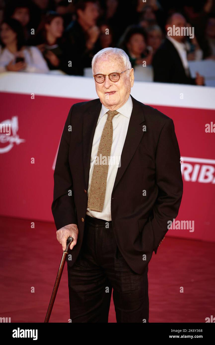 Rom, Italien - 13. Oktober 2022: Regisseur James Ivory läuft auf dem roten Teppich des Rome Film Fest 2022. Stockfoto