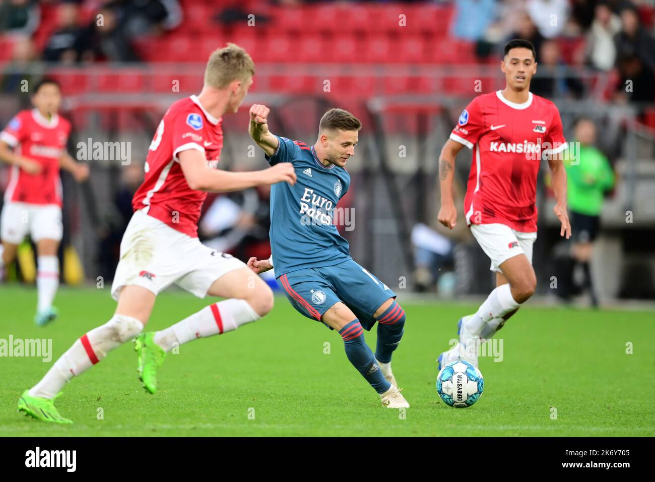 ALKMAAR (lr) Sebastian Szymanski von Feyenoord erzielt den 12