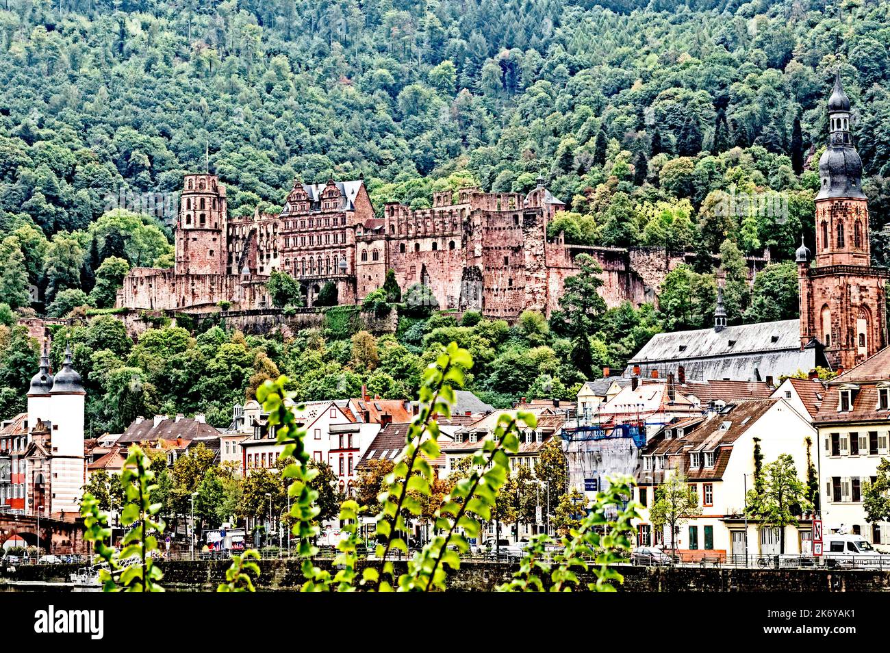 Heidelberg (Baden-Württemberg, Deutschland). Schloss Heidelberg oberhalb vom Neckar; Schloss am Neckar Stockfoto