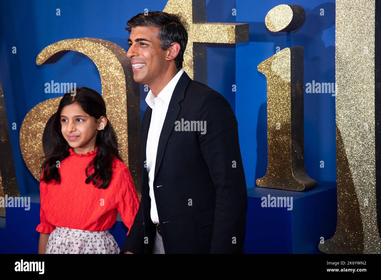 Rishi Sunak besucht Roald Dahls 'Matilda the Musical'-Weltpremiere bei der Eröffnungsgala während des BFI London Film Festival 66. in der Royal Festival Hall in London. Stockfoto