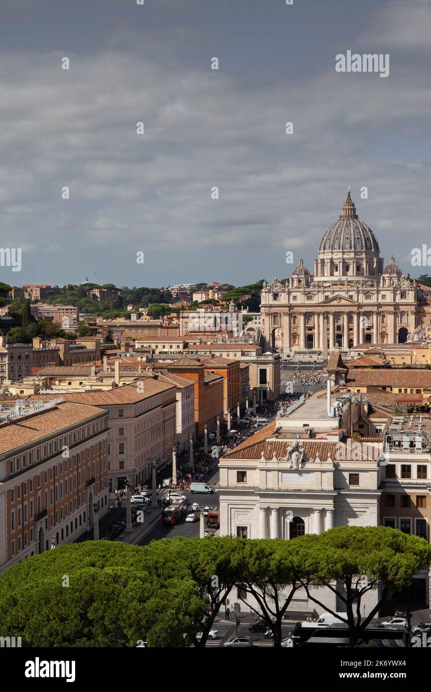 Aussichtspunkt über Rom und den Petersdom Stockfoto
