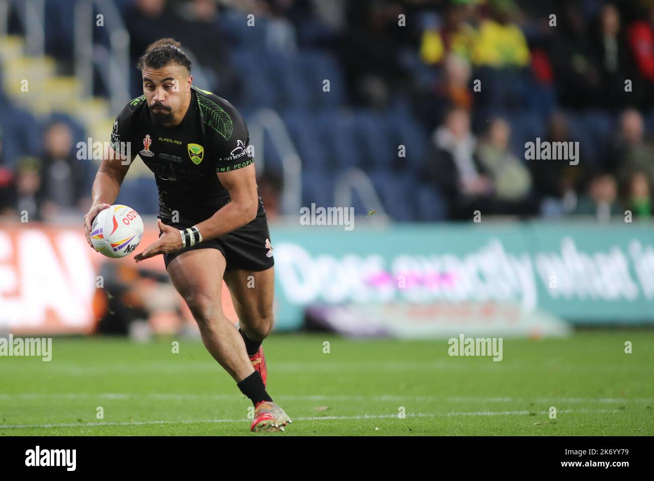 Leeds, Großbritannien. 16. Oktober 2022. Emerald Headingley Stadium, Leeds, West Yorkshire, 16.. Oktober 2022 Rugby League World Cup 2021 Jamaica Rugby League vs Ireland Rugby League Ashton Golding of Ireland Rugby League Credit: Touchlinepics/Alamy Live News Stockfoto