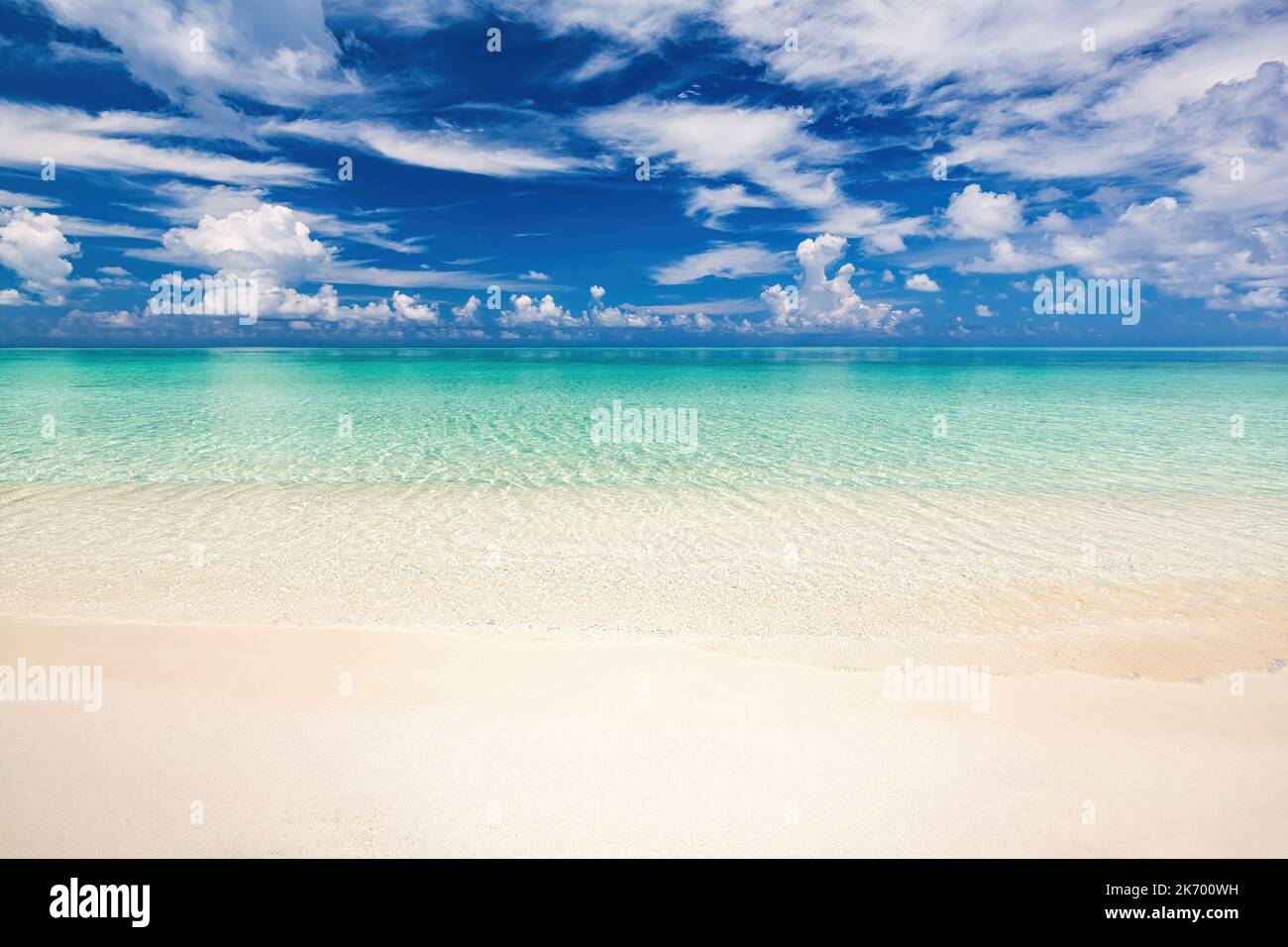 Schönen sonnigen Strand auf den Malediven Stockfoto