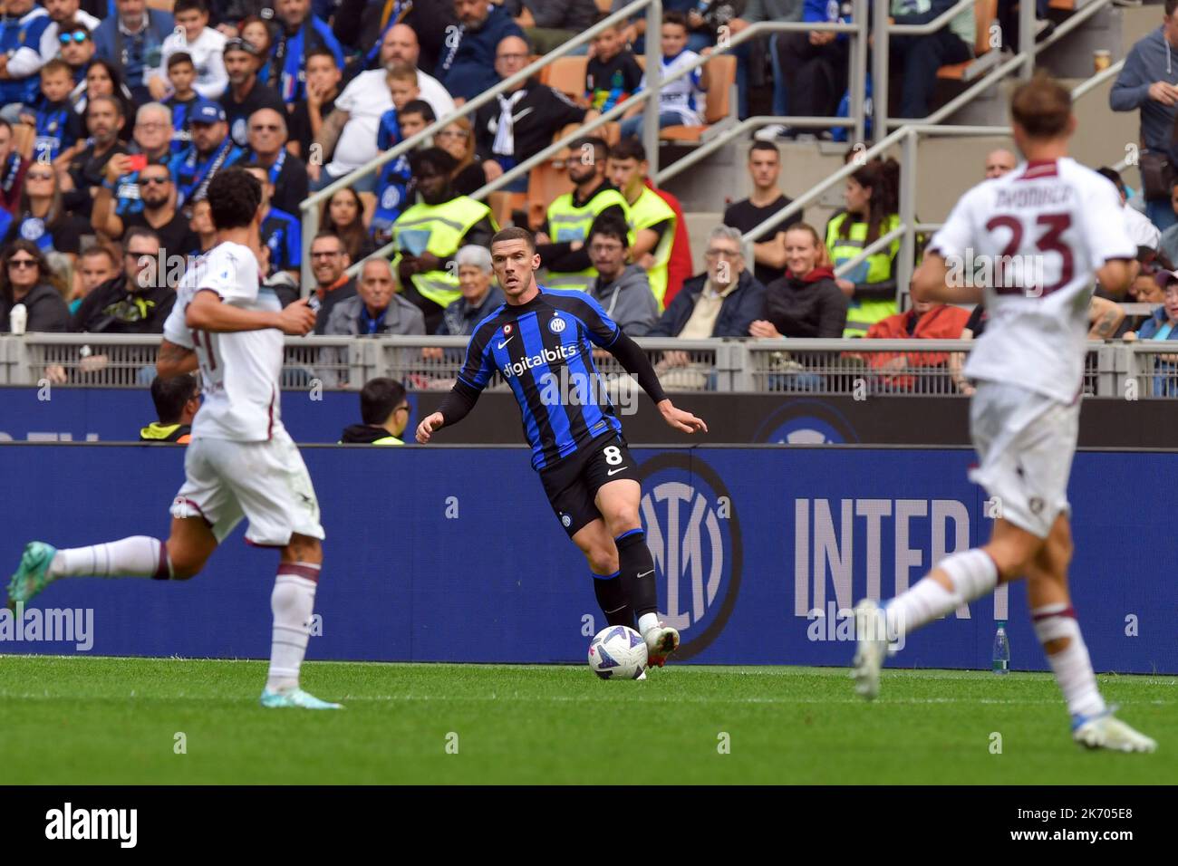 Mailand, Italien. 16. Oktober 2022. Robin Gosens (8) von Inter sah in der Serie Ein Spiel zwischen Inter und Salernitana bei Giuseppe Meazza in Mailand. (Foto: Gonzales Photo/Alamy Live News Stockfoto