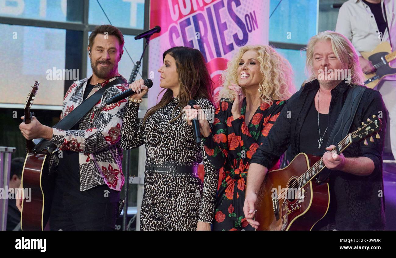NEW YORK, NY, USA 16. SEPTEMBER 2022 Little Big Town spielt auf der