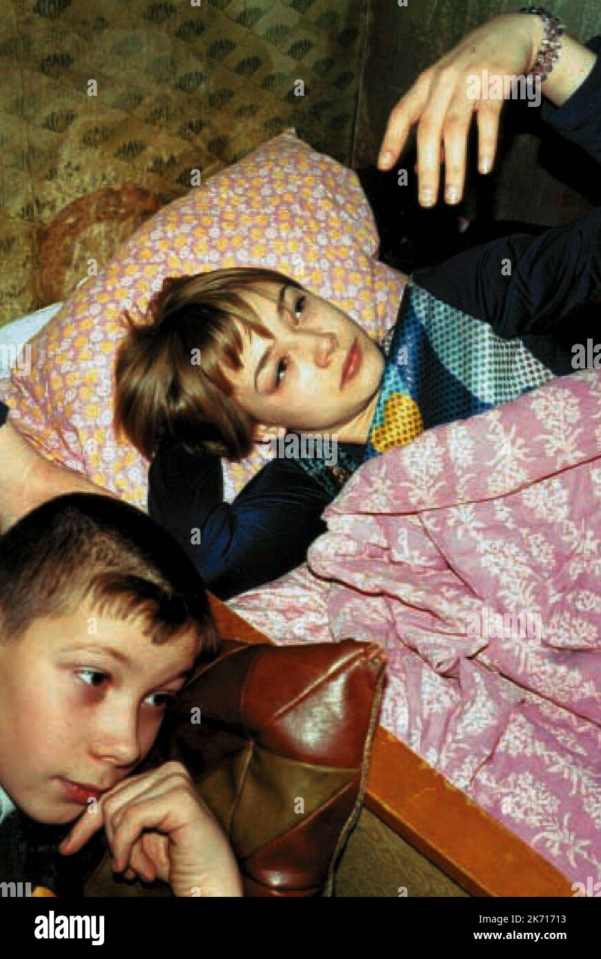 ARTYOM BOGUCHARSKY, OKSANA AKINSHINA, LILJA 4-EVER, 2002 Stockfoto