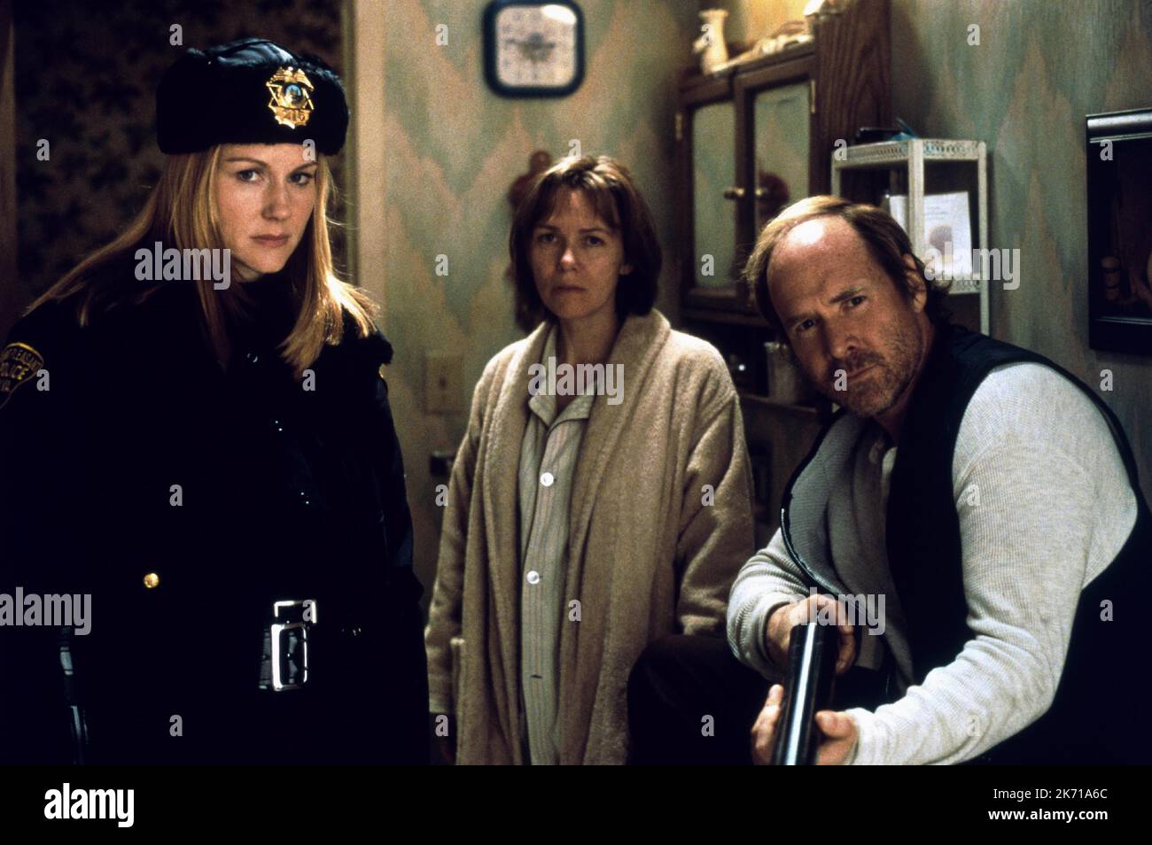 LAURA LINNEY, LUCINDA JENNEY, PATTON, die Mothman Prophezeiungen, 2002 Stockfoto