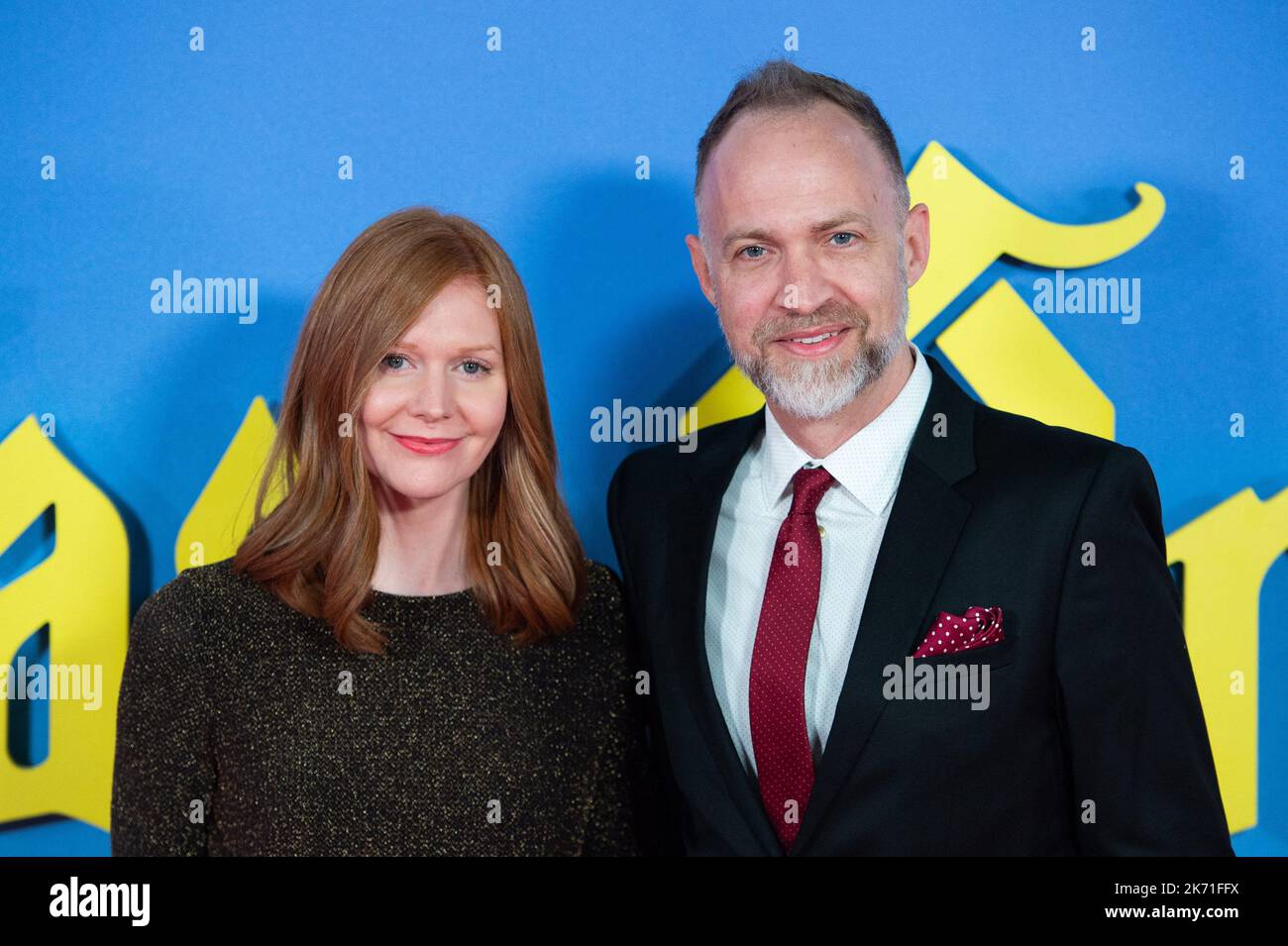 Katie Chastain und der Komponist Nathan Johnson bei der Glass Onion: A Knives Out Mystery Premiere im Rahmen des BFI London Film Festival 66. in Paris, Frankreich am 16. Oktober 2022. Foto von Aurore Marechal/ABACAPRESS.COM Stockfoto