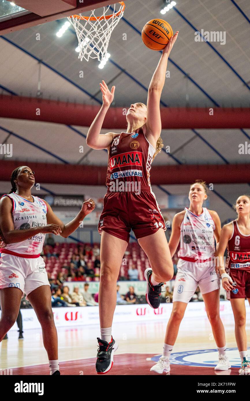 Lorela cubaj Fotos und Bildmaterial in hoher Auflösung Alamy