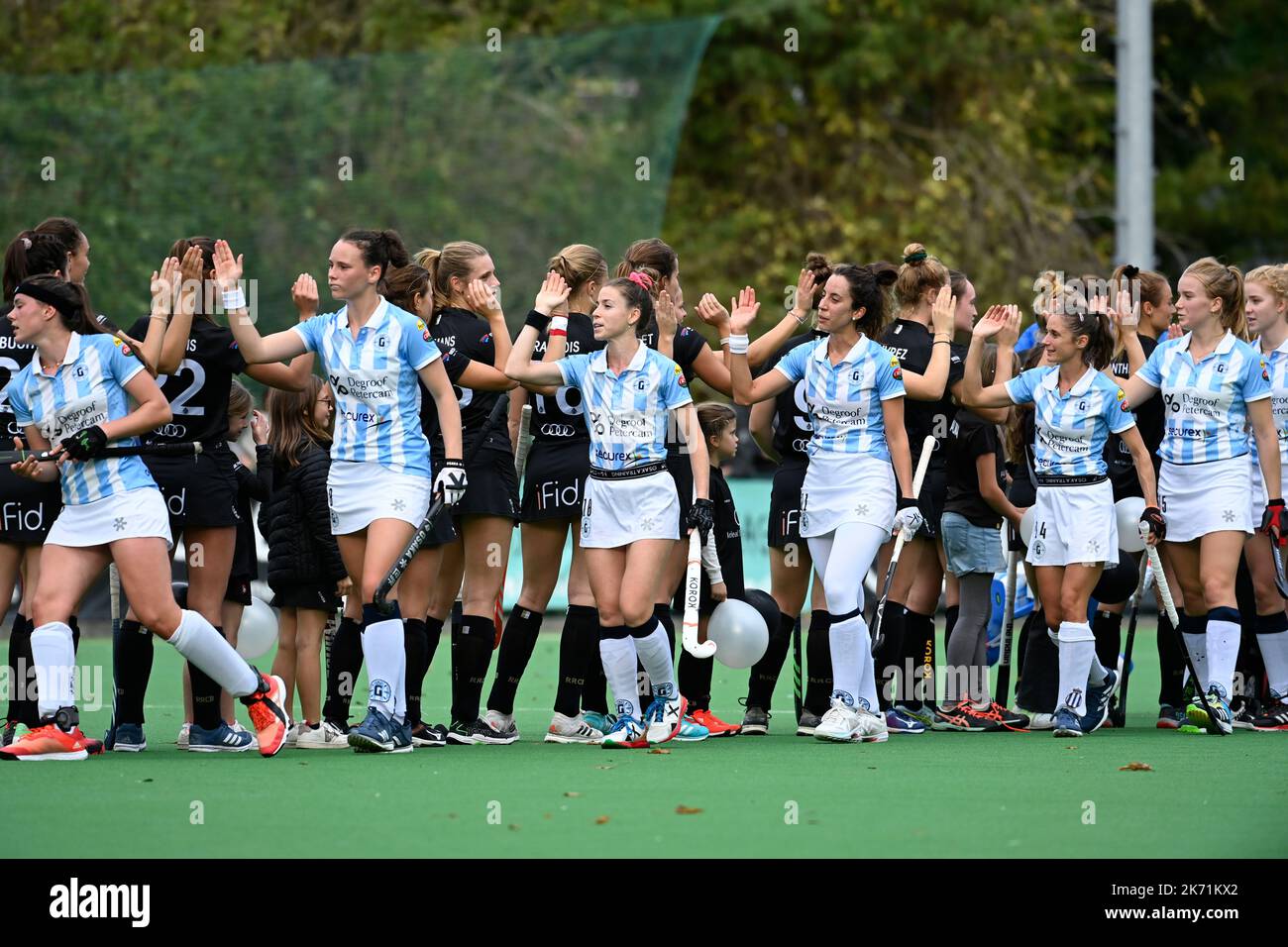 Die Spieler von Gantoise werden während eines Eishockeyspiels zwischen Racing und Gantoise am Sonntag, dem 16. Oktober 2022, in Ukkel-Uccle, Brüssel, am 8. Tag der belgischen Eishockeyliga-Saison 2022-2023, abgebildet. BELGA FOTO JOHN THYS Stockfoto