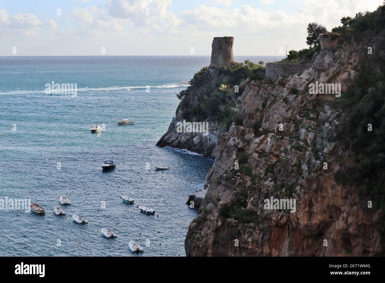 Praiano - Torre Asciola dalla strada costiera Stockfoto