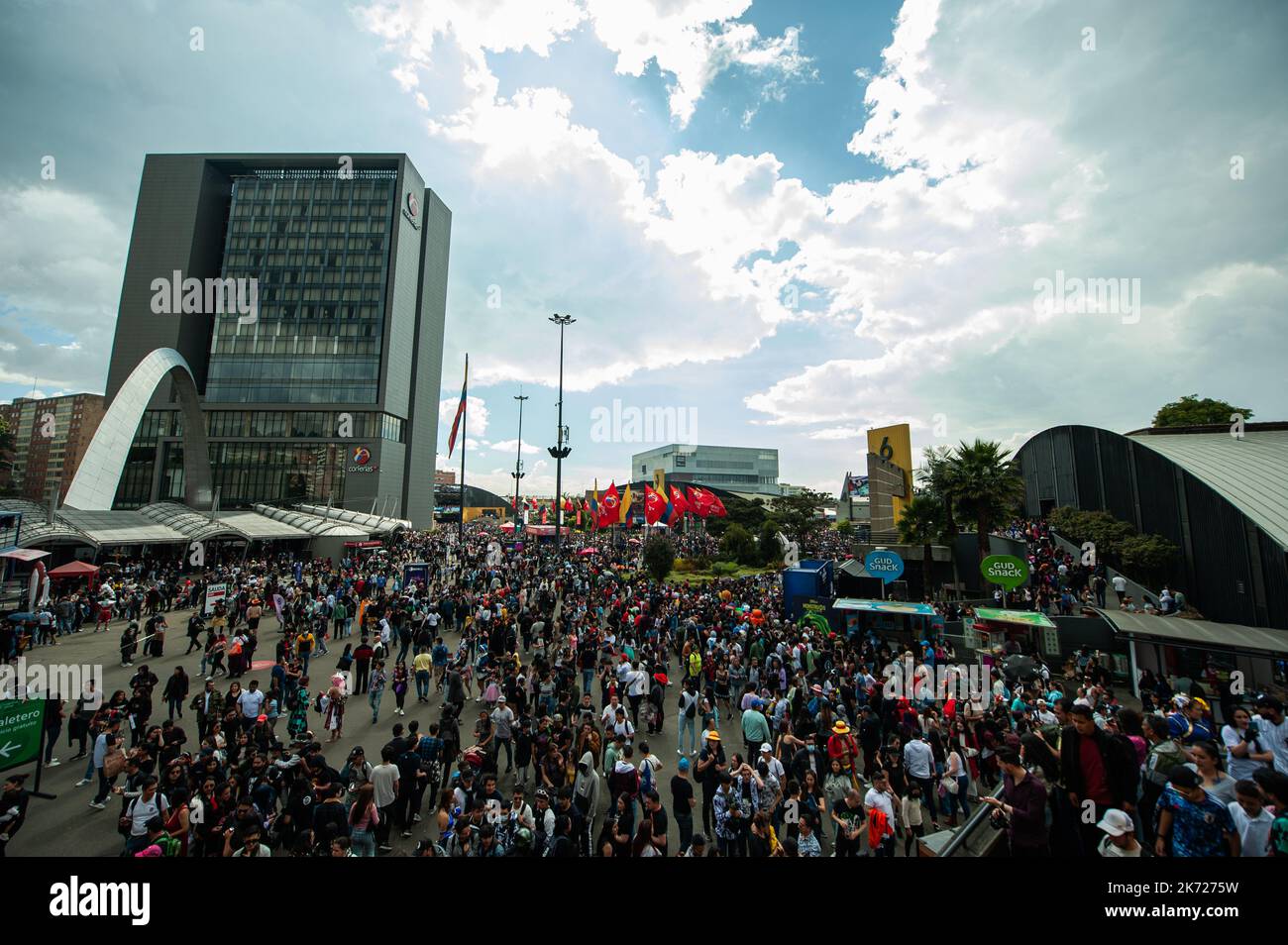 Bogota, Kolumbien. 16. Oktober 2022. Ein Überblick über die Messe Corferias compund während der Ausgabe 2022 des SOFAS (Salon del Ocio y la Fantasia) in Bogota, Kolumbien, bis zum 14. Und 18. Oktober. Foto: Chepa Beltran/Long Visual Press Kredit: Long Visual Press/Alamy Live News Stockfoto