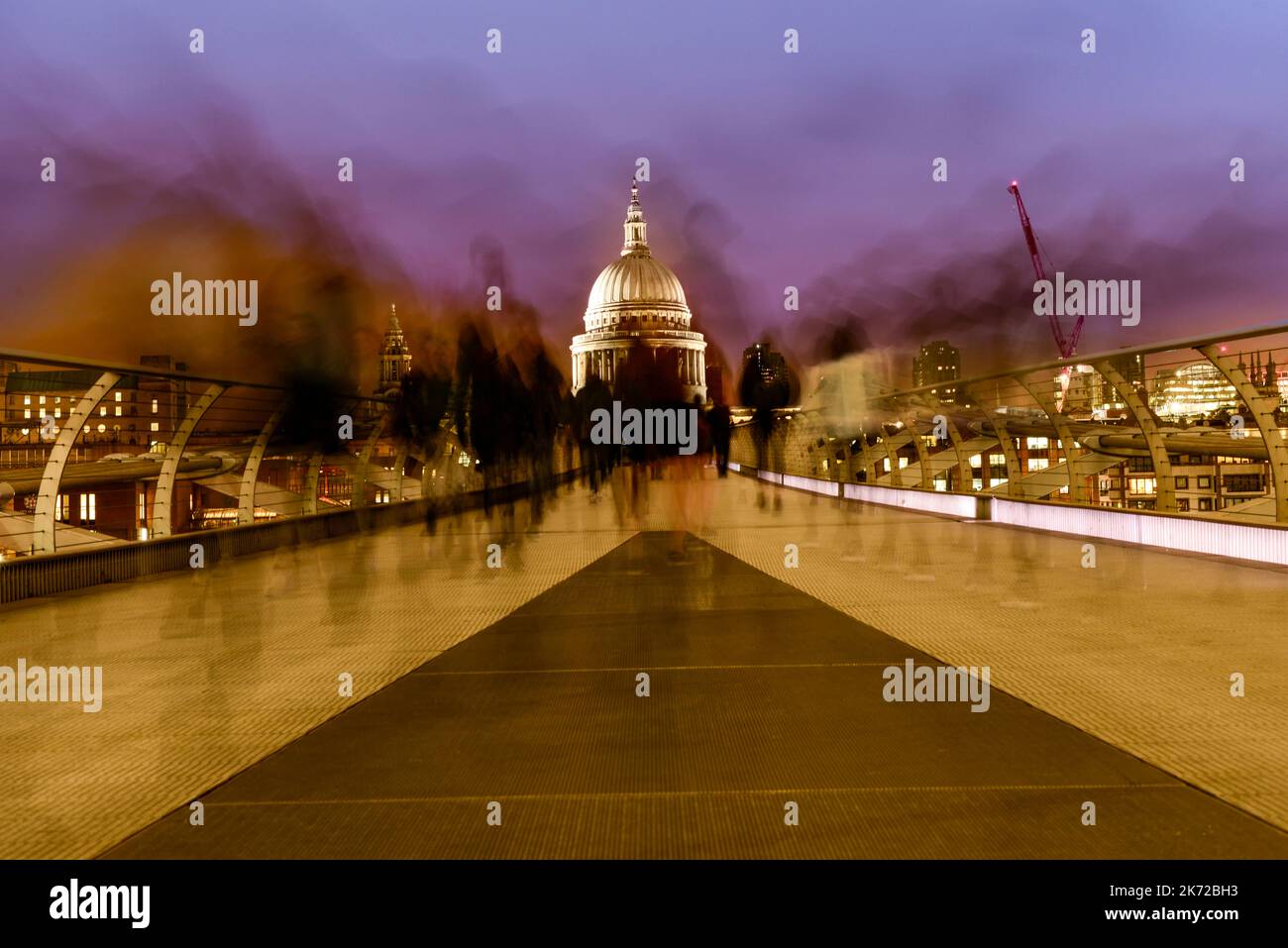 London St Paul's Cathedral ist eine anglikanische Kathedrale in London und Sitz des Bischofs von London. Stockfoto