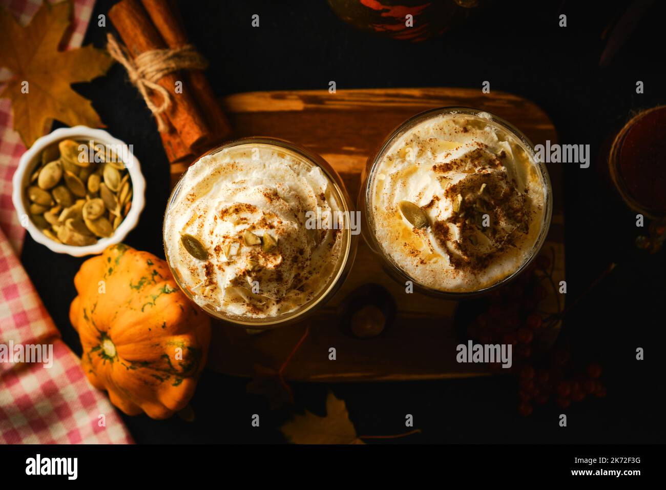 Herbst Hot Spicy Drink für Halloween oder Thanksgiving. Stockfoto