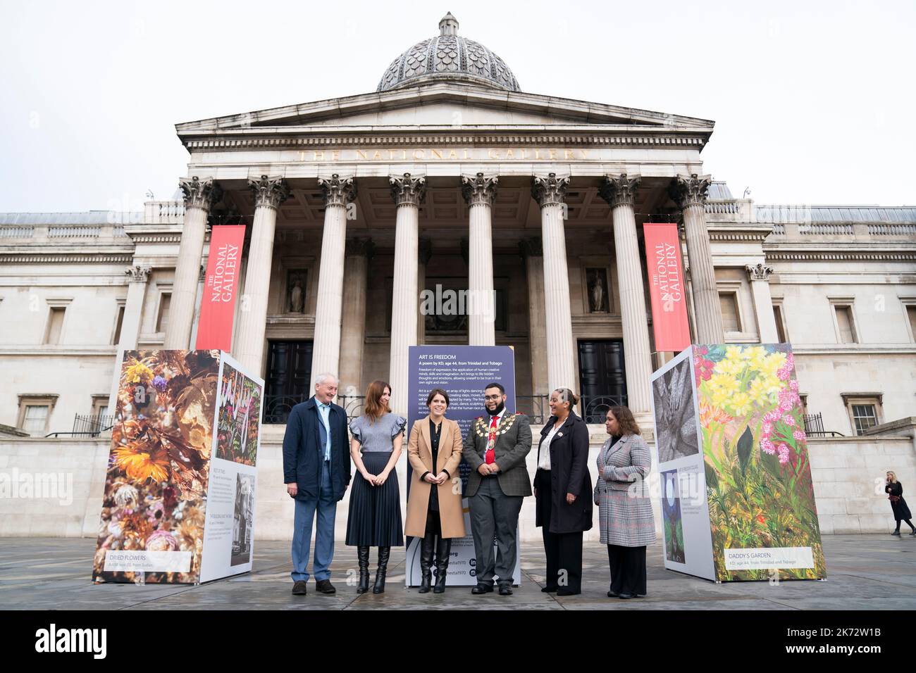 Prinzessin Eugenie mit Hestia-CEO Patrick Ryan (links), Mitbegründer des Anti-Slavery-Kollektivs Julia de Boinville (zweite links), Oberbürgermeister von Westminster Hamza Taouzzale (Mitte rechts) und Hestia-Regionaldirektor Nahar Choudhury (rechts) bei einem Besuch der Anti-Slavery-Kollektivkunstausstellung im Trafalgar Square, London. Bilddatum: Montag, 17. Oktober 2022. Stockfoto