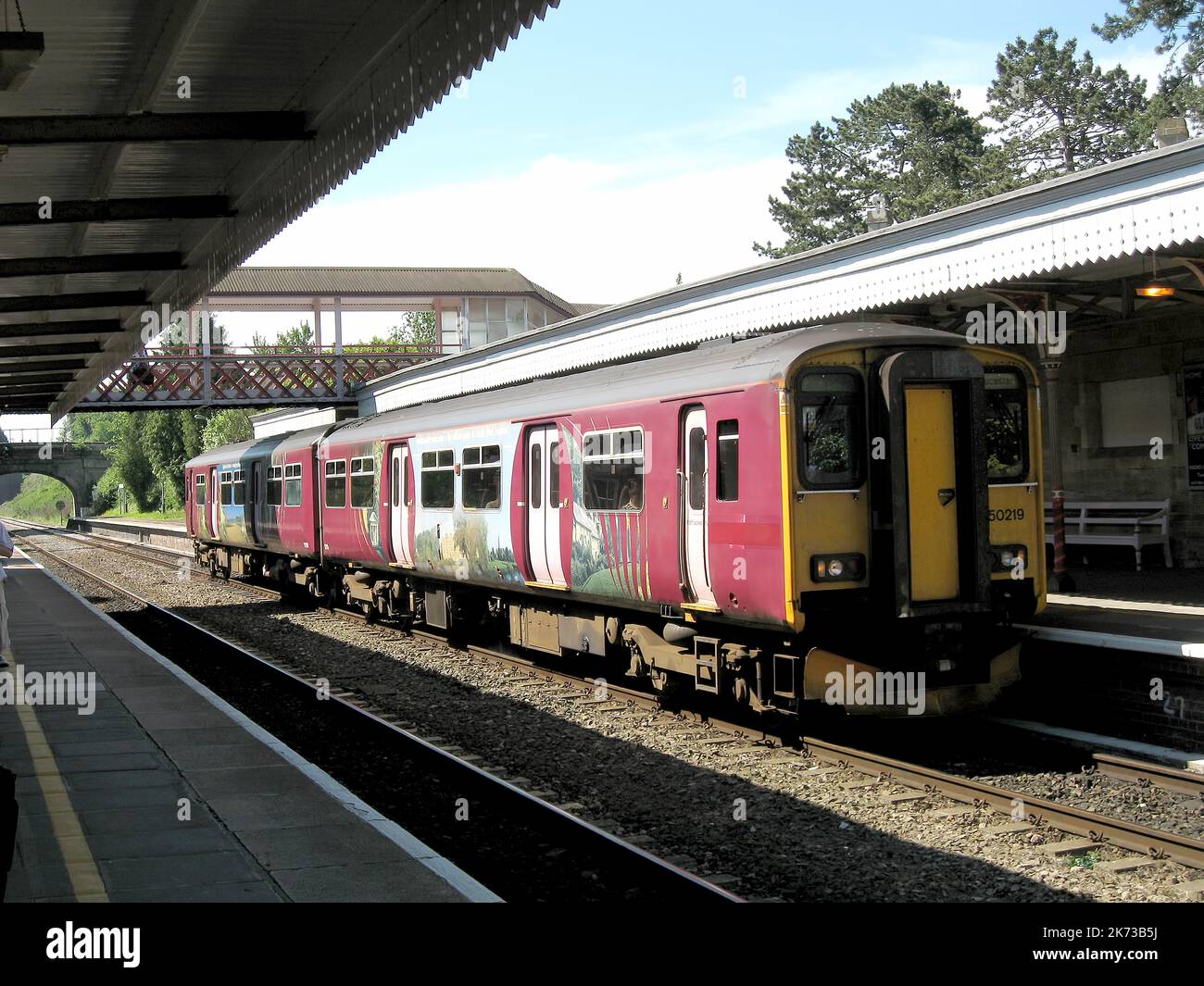 Klasse 150 „Sprinter“ am Bahnhof Kemble Stockfoto