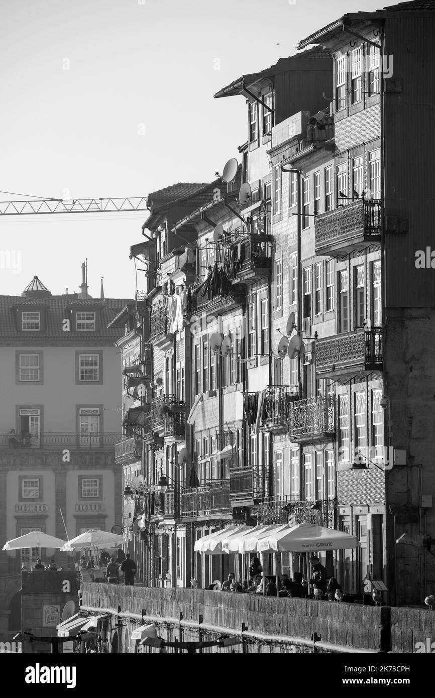 Alte bunte Häuser am Hafen Porto Portugal Stockfoto