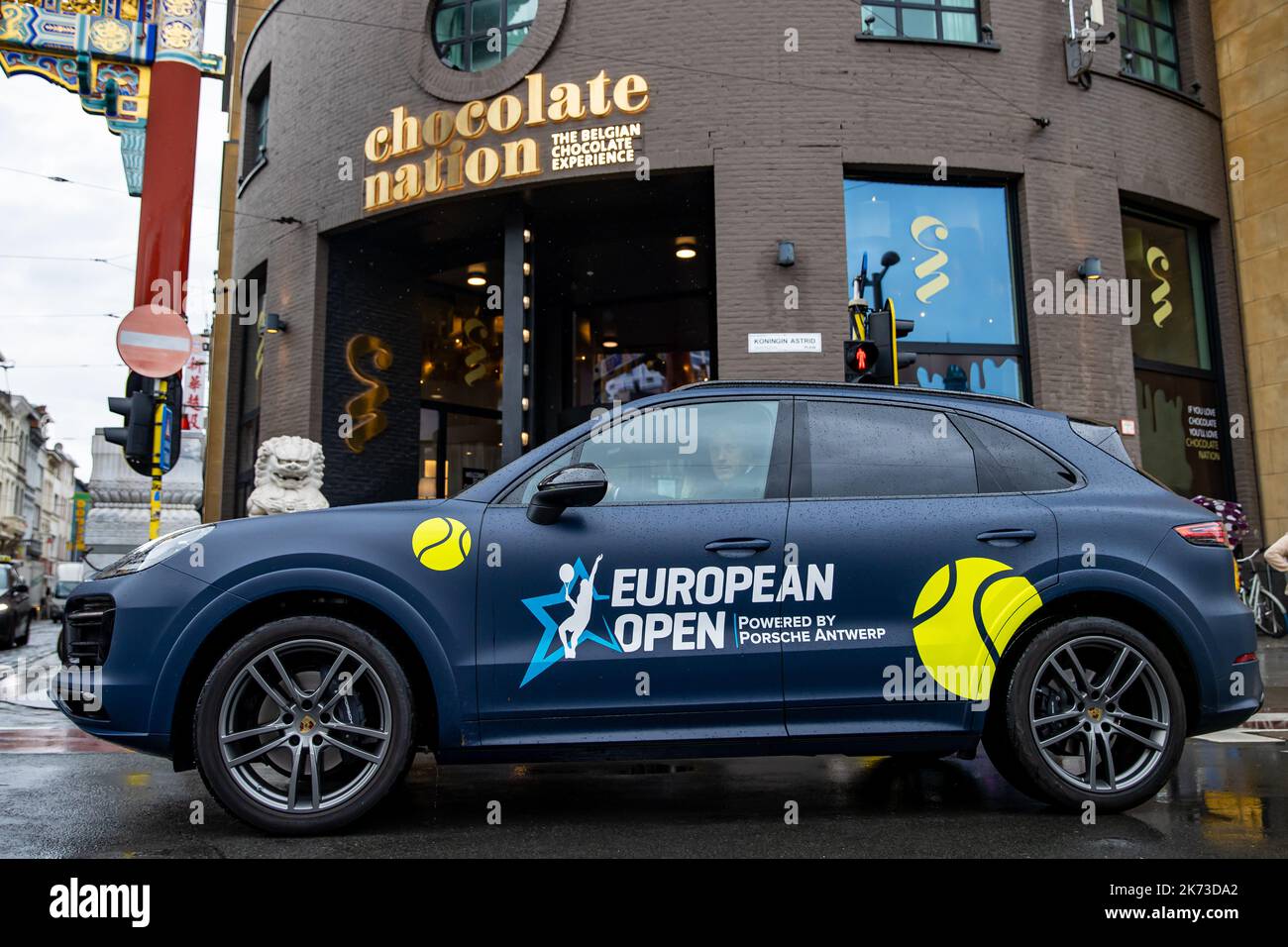 Die Abbildung zeigt das offizielle Turnierauto während eines Medientages im Chocolate Nation Museum vor dem ATP-Turnier der European Open Tennis in Antwerpen, Montag, 17. Oktober 2022. BELGA FOTO DAVID PINTENS Stockfoto