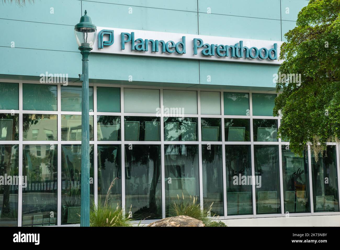 25. September 2022: Vor der geplanten Parenthood Clinic, einer Non-Profit-Organisation, die reproduktive Gesundheitsdienste anbietet. Stockfoto