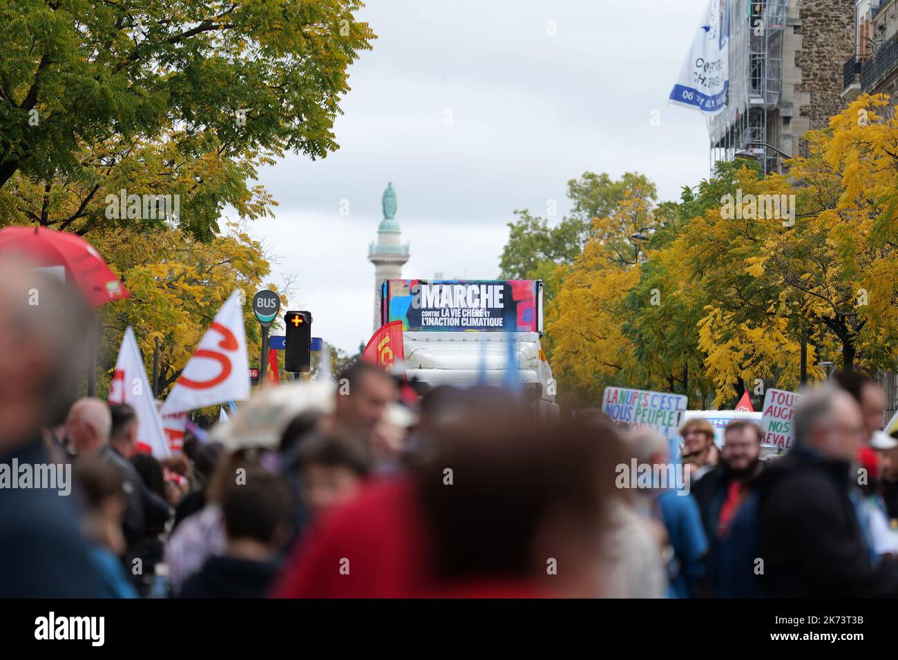 Paris, Frankreich, 16/10/2022. Marsch gegen teure Lebensunterhalt und Klimauntätigkeit, NUPES. Pierre Galan/Alamy Live News Stockfoto