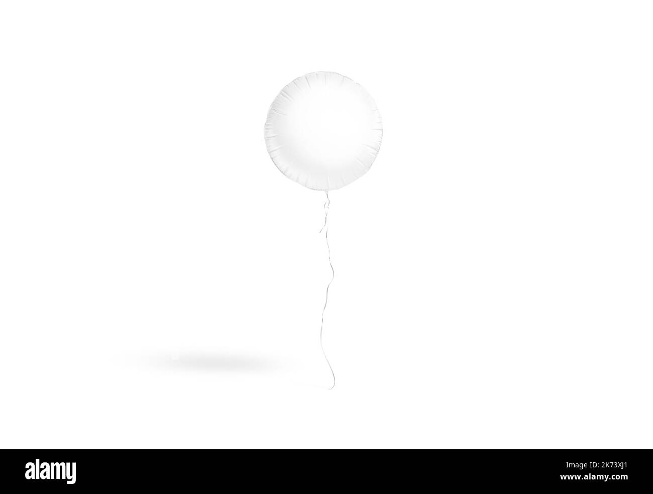 Blank weiß rund Ballon fliegen Nachbau, Vorderansicht, 3D Rendering. Leerer Kreis Dekor Levitation Balon mit Band Mockup, isoliert. Klares Festival Stockfoto