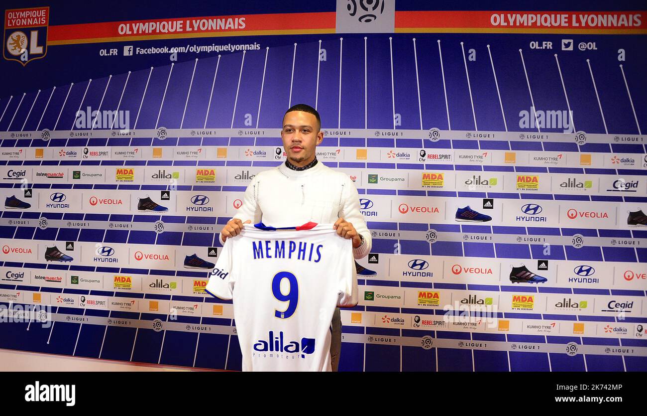 Memphis Depay unterschrieb mit dem französischen First League Soccer Club Lyon Stockfoto