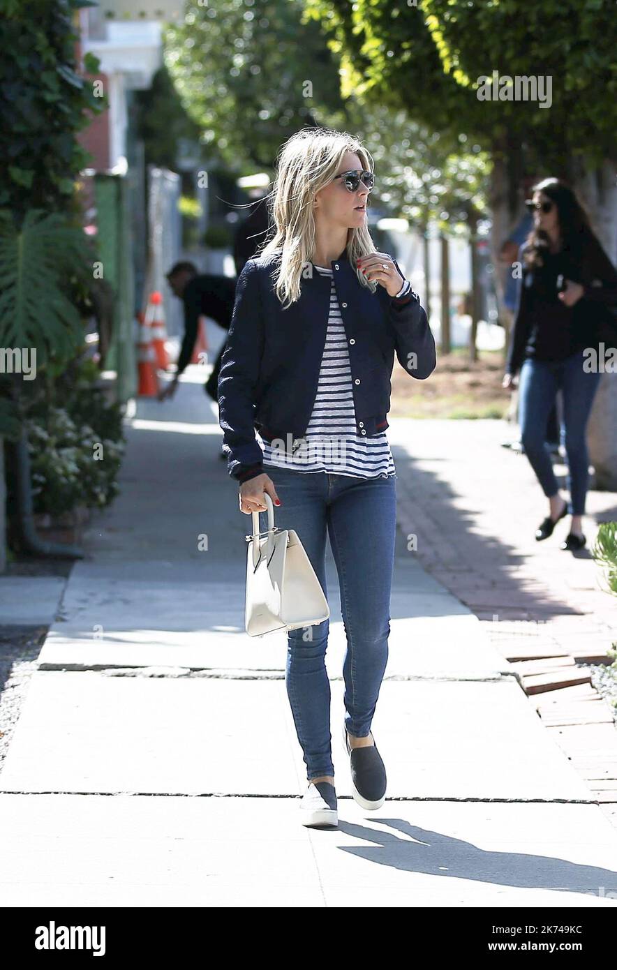 Julianne Hough am Melrose Place in West Hollywood. Stockfoto