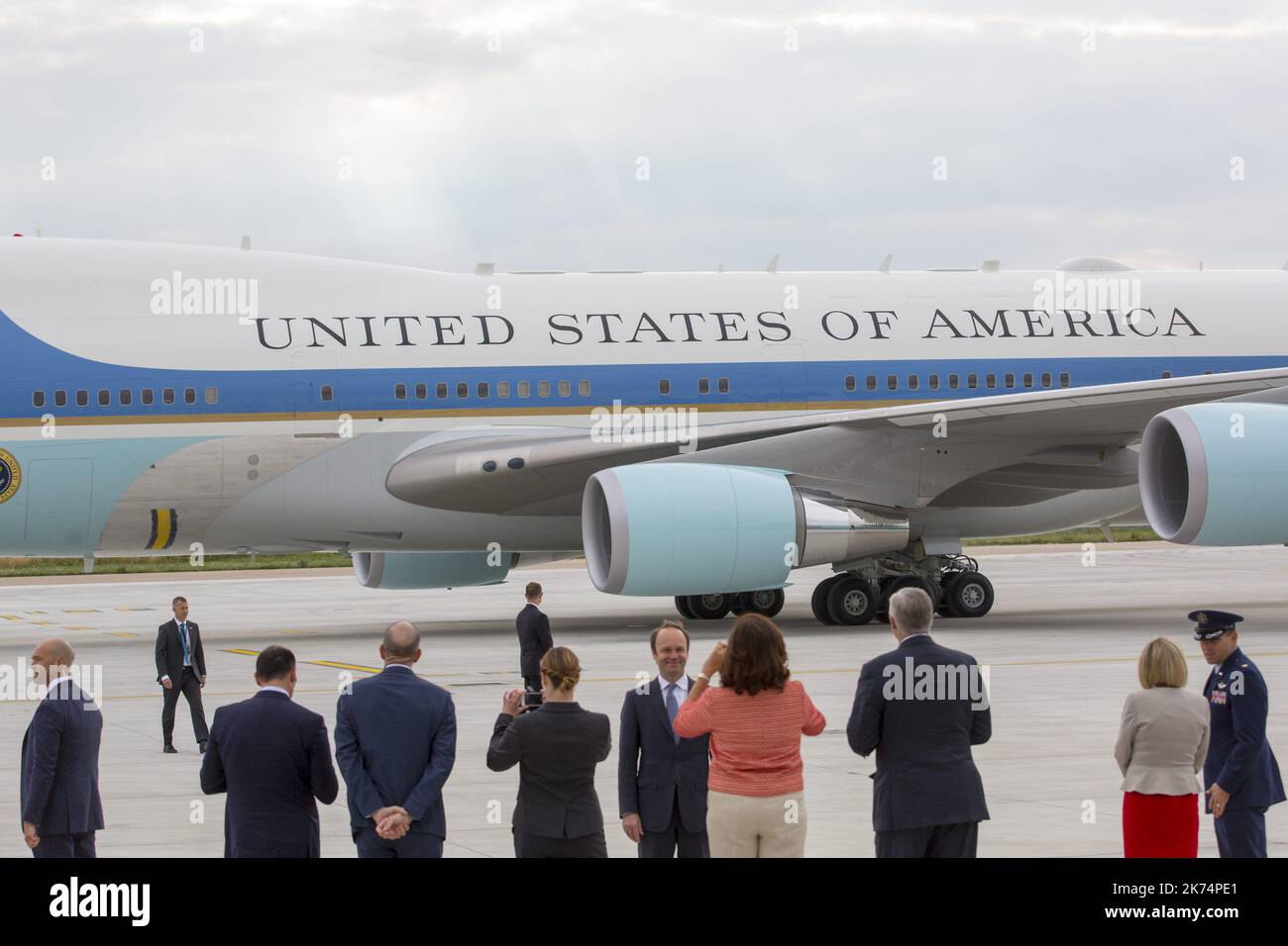 Air Force One sitzt während der USA auf der Landebahn Die Ankunft von Präsident Donald Trump am Flughafen Orly am 13. Juli 2017 in Paris, Frankreich. Stockfoto