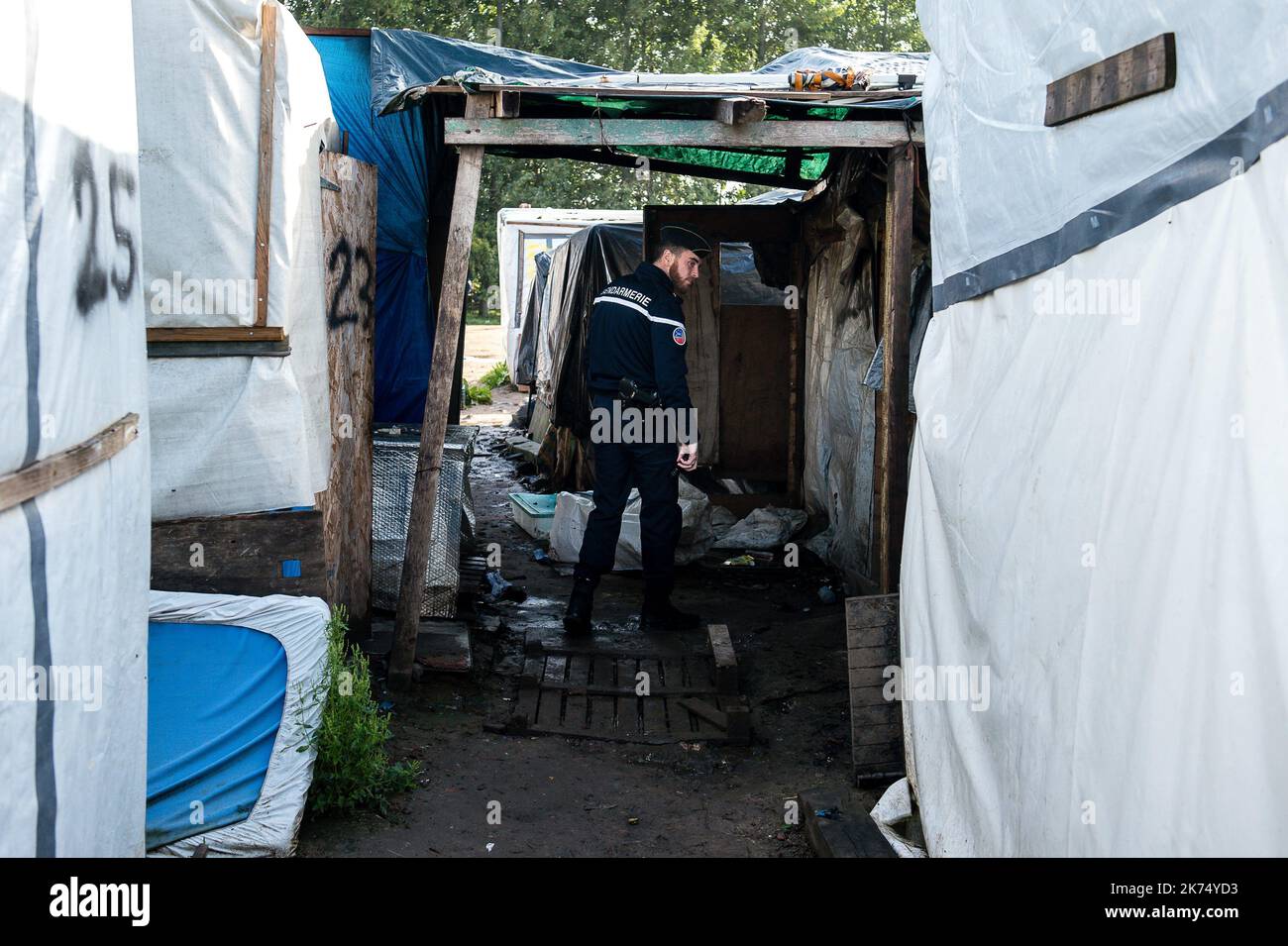 Abbau des Norrent Fontes Migrantenlagers. Stockfoto