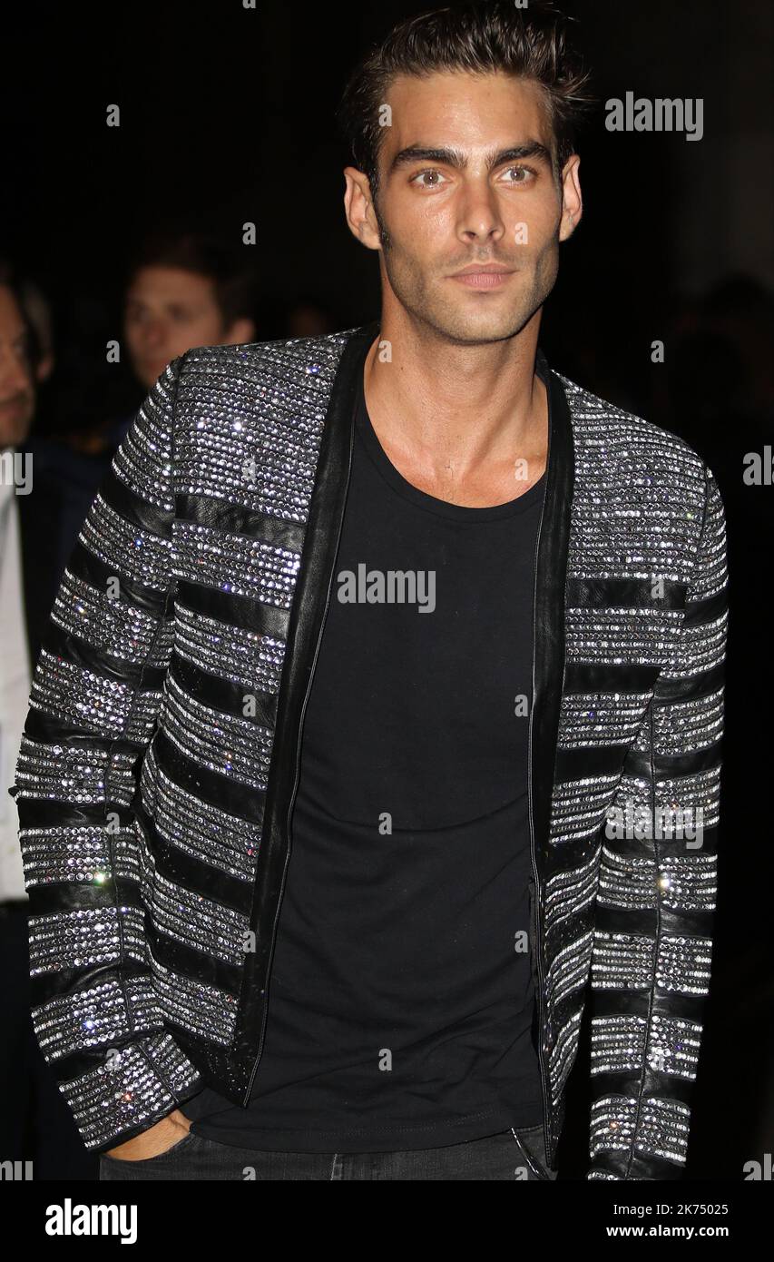 Jon Kortajarena kommt auf der Balmain After Party während der Paris Fashion Week in Paris, Frankreich am 28. September 2017 an Stockfoto