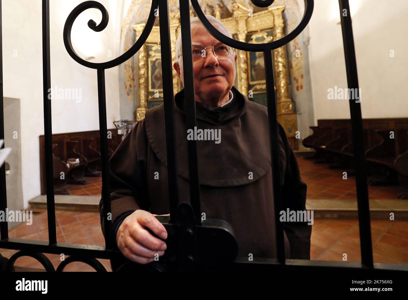 Die „Monastere du Saint-Desert“, ein Karmelitenkloster in Roquebrune-sur-Argens in der Region Var, Südfrankreich. Die Polizei durchsuchte das Kloster am 9. Januar 2018 nach einem Mann, der verdächtigt wird, seine Frau und vier Kinder getötet zu haben, die seit 2011 auf der Flucht sind, teilte eine Sicherheitsquelle mit. Die Zeitung Ouest-France berichtete, dass Zeugen einen Mann, der Xavier Dupont de Ligonnes ähnelte, entdeckt hätten, der die Polizei anführte, die religiöse Stätte zu überfallen Stockfoto