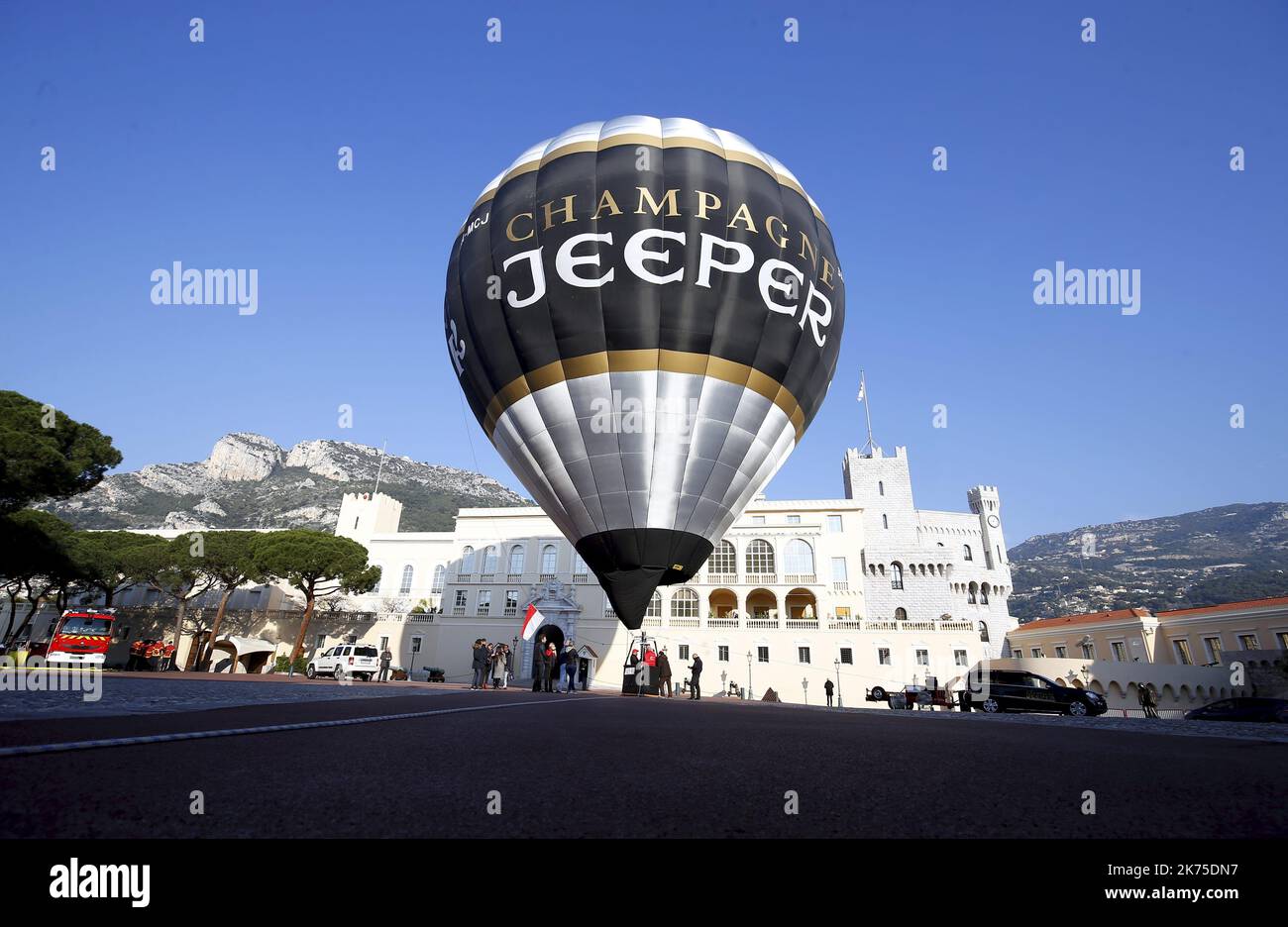 Monaco, märz 26. 2018 der Monaco Aeronaut Club testet seine Neuanschaffung, einen 'ökologischen' Ballon, für einen Flug über den fürstlichen Palast Stockfoto