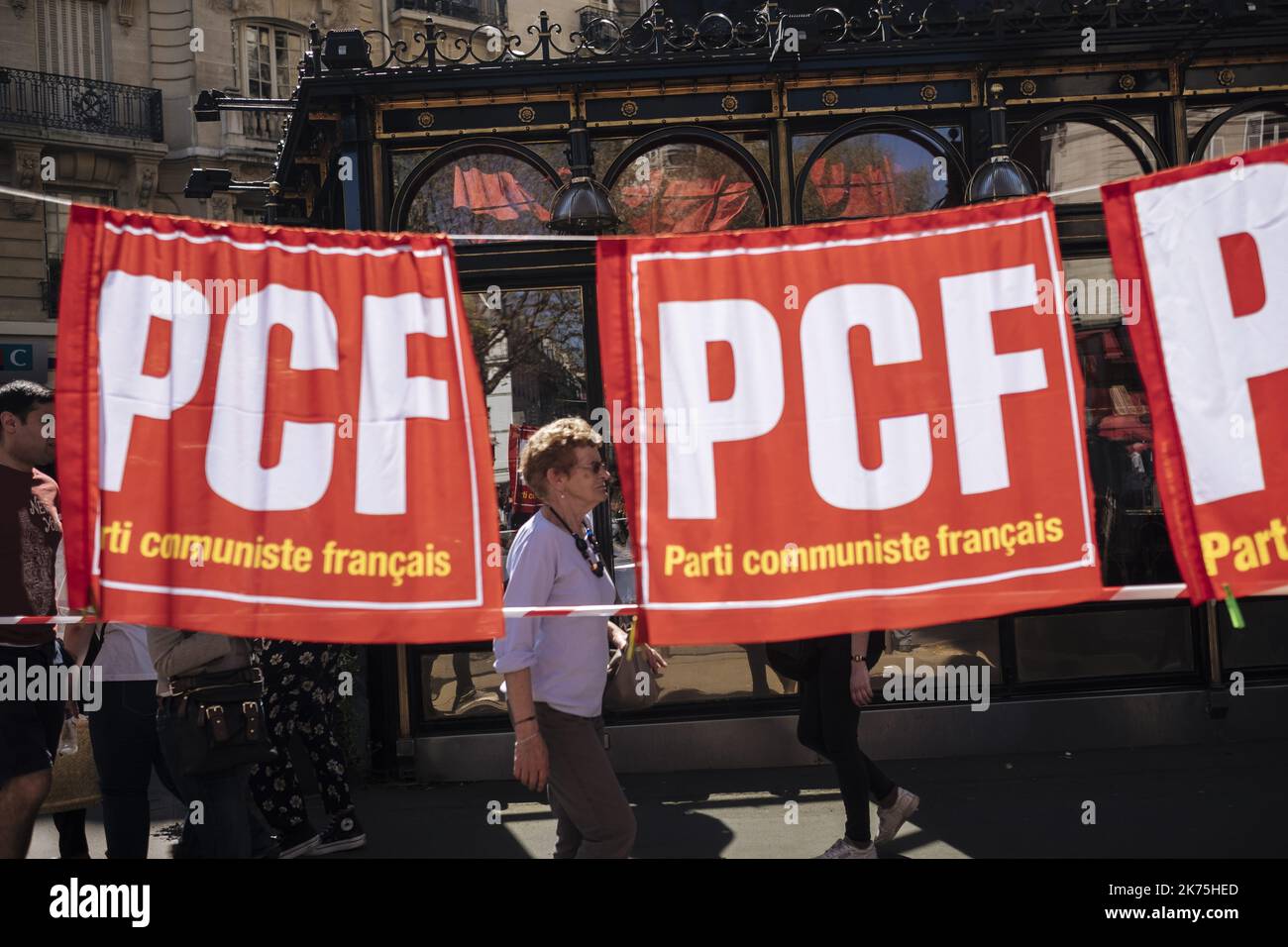 ©Jan Schmidt-Whitley / Le Pictori/MAXPPP - Jan Schmidt-Whitley / Le Pictorium - 19/04/2018 - Frankreich / Ile-de-France / Paris - Manifestation interprofessionnelle dans Paris a l'appel de la CGT pour proteste contre les reformes proposee par le President Emmanuel Macron et le gouvernement de Edouard Philippe. / 19/04/2018 - Frankreich / Ile-de-France (Region) / Paris - Interprofessionelle Demonstration in Paris anlässlich des Aufrufs der CGT, gegen die von Präsident Emmanuel Macron und der Regierung von Edouard Philippe vorgeschlagenen Reformen zu protestieren. Stockfoto