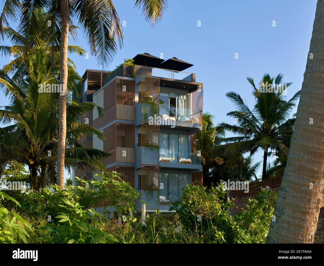 Blick vom Strand. Harding Boutique Hotel, Ahangama, Sri Lanka. Architekt: ANARCHITECT , 2021. Stockfoto