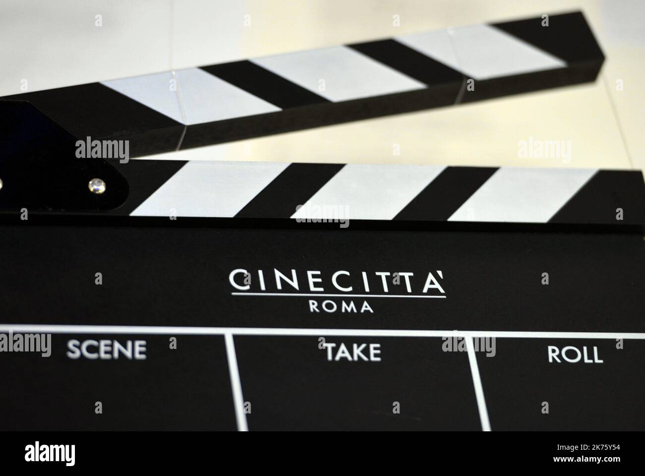 Rom, Italien, 2018. februar - Cinecittà ist ein großes Filmstudio in Rom, Italien. Mit einer Fläche von 400.000 Quadratmetern ist es das größte Filmstudio in Europa und gilt als Drehscheibe des italienischen Kinos. Die Studios wurden während der faschistischen Ära als Teil eines Plans zur Wiederbelebung der italienischen Filmindustrie errichtet Stockfoto