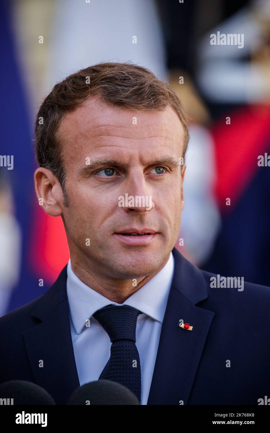 Der französische Präsident Emmanuel Macron begrüßt am 17. September 2018 den österreichischen Kanzler Sebastiankurz im Pariser Elysee-Palast. Stockfoto