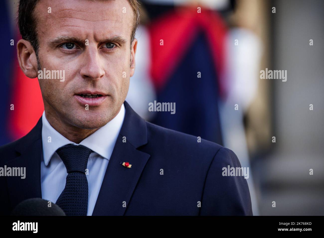Der französische Präsident Emmanuel Macron begrüßt am 17. September 2018 den österreichischen Kanzler Sebastiankurz im Pariser Elysee-Palast. Stockfoto