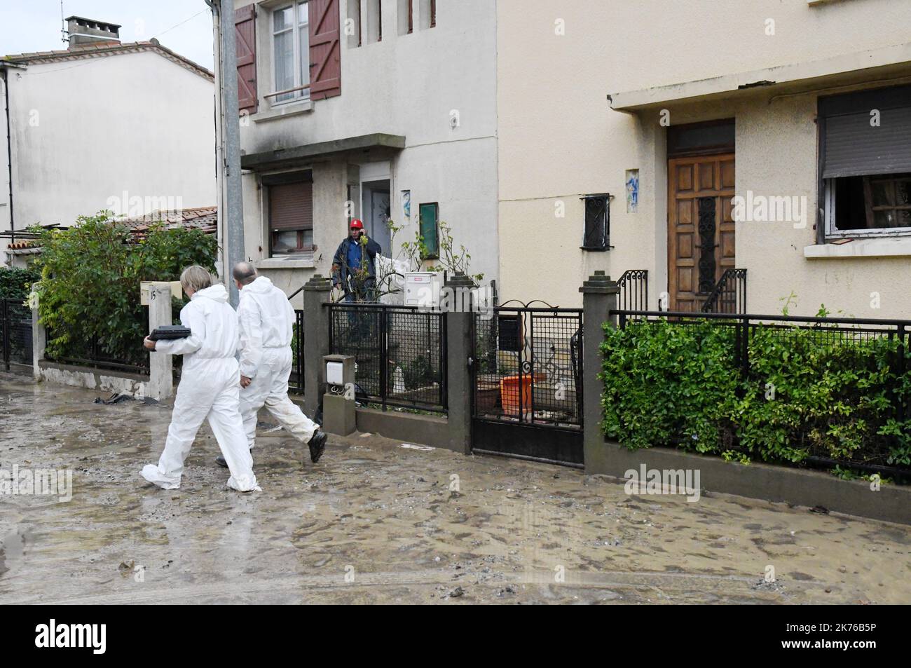 Szenen der Sturzflut in Trebes, in der Nähe von Carcassonne, Frankreich. Mindestens 10 Menschen sind nach einem Sturzflut in der südfranzösischen Region Aude gestorben, sagten lokale Beamte am Montag Stockfoto