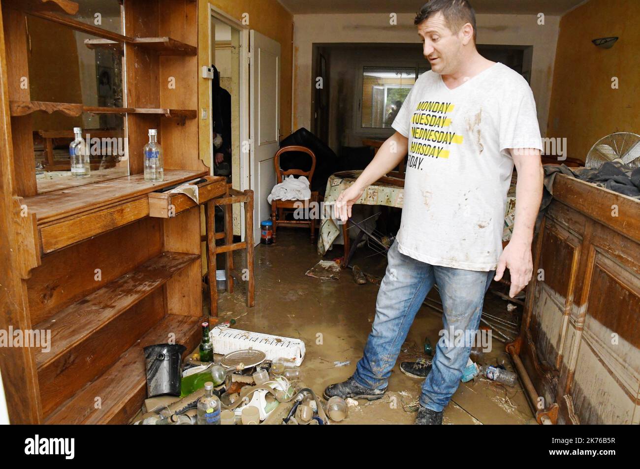 Szenen der Sturzflut in Trebes, in der Nähe von Carcassonne, Frankreich. Mindestens 10 Menschen sind nach einem Sturzflut in der südfranzösischen Region Aude gestorben, sagten lokale Beamte am Montag Stockfoto
