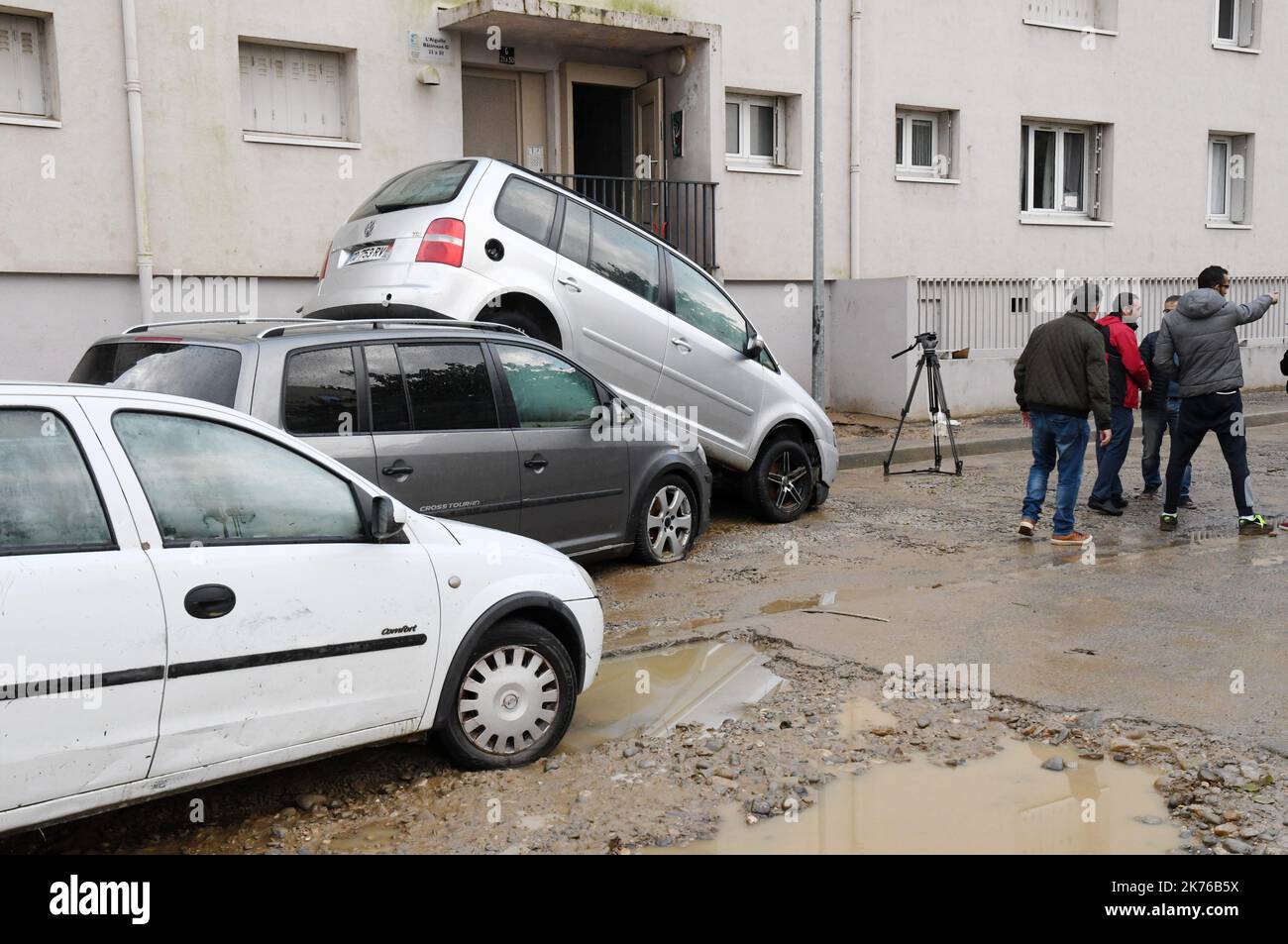Szenen der Sturzflut in Trebes, in der Nähe von Carcassonne, Frankreich. Mindestens 10 Menschen sind nach einem Sturzflut in der südfranzösischen Region Aude gestorben, sagten lokale Beamte am Montag Stockfoto